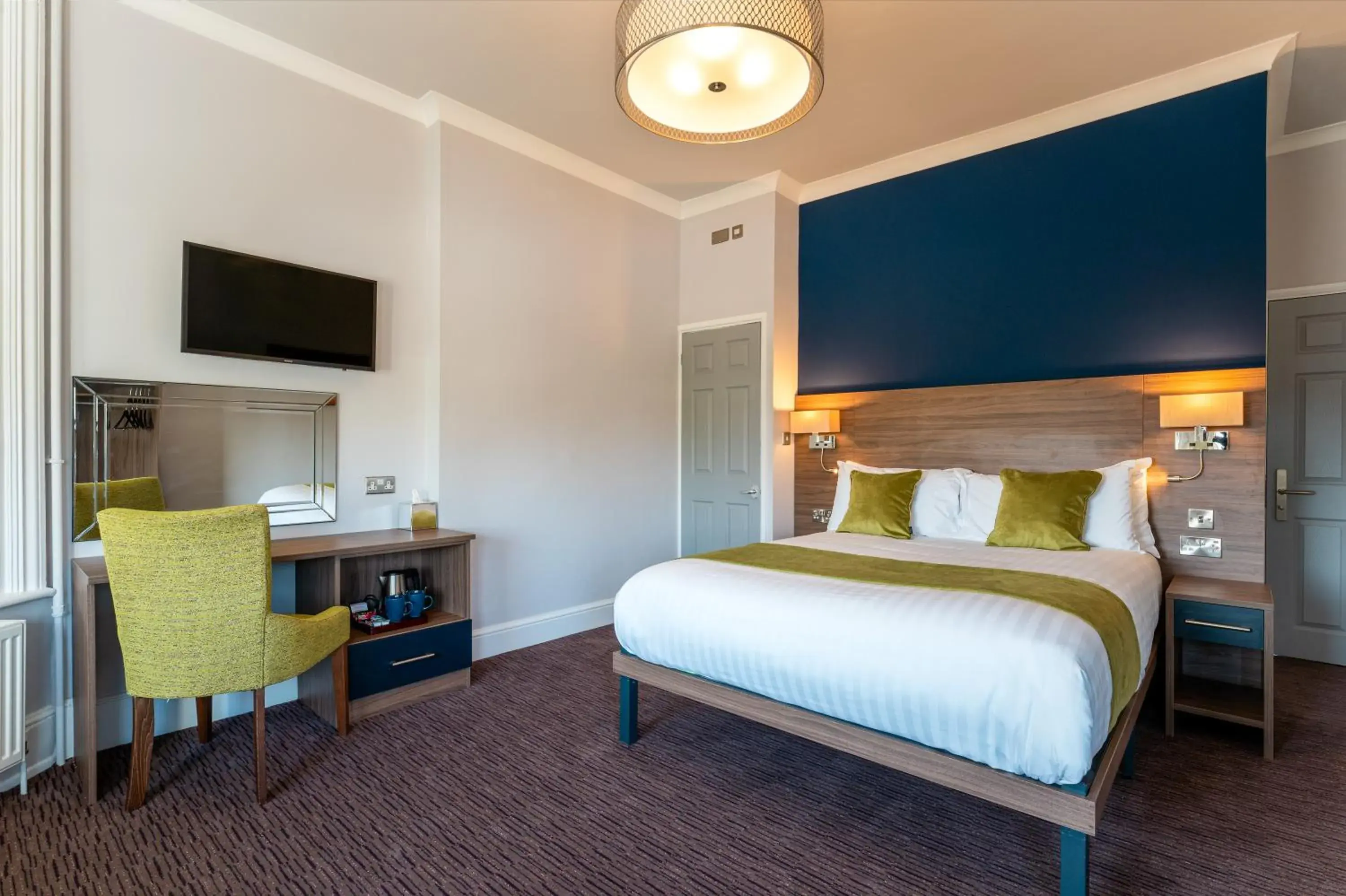 King Room - single occupancy in St Andrews Hotel King Room - single occupancy in St Andrews Hotel