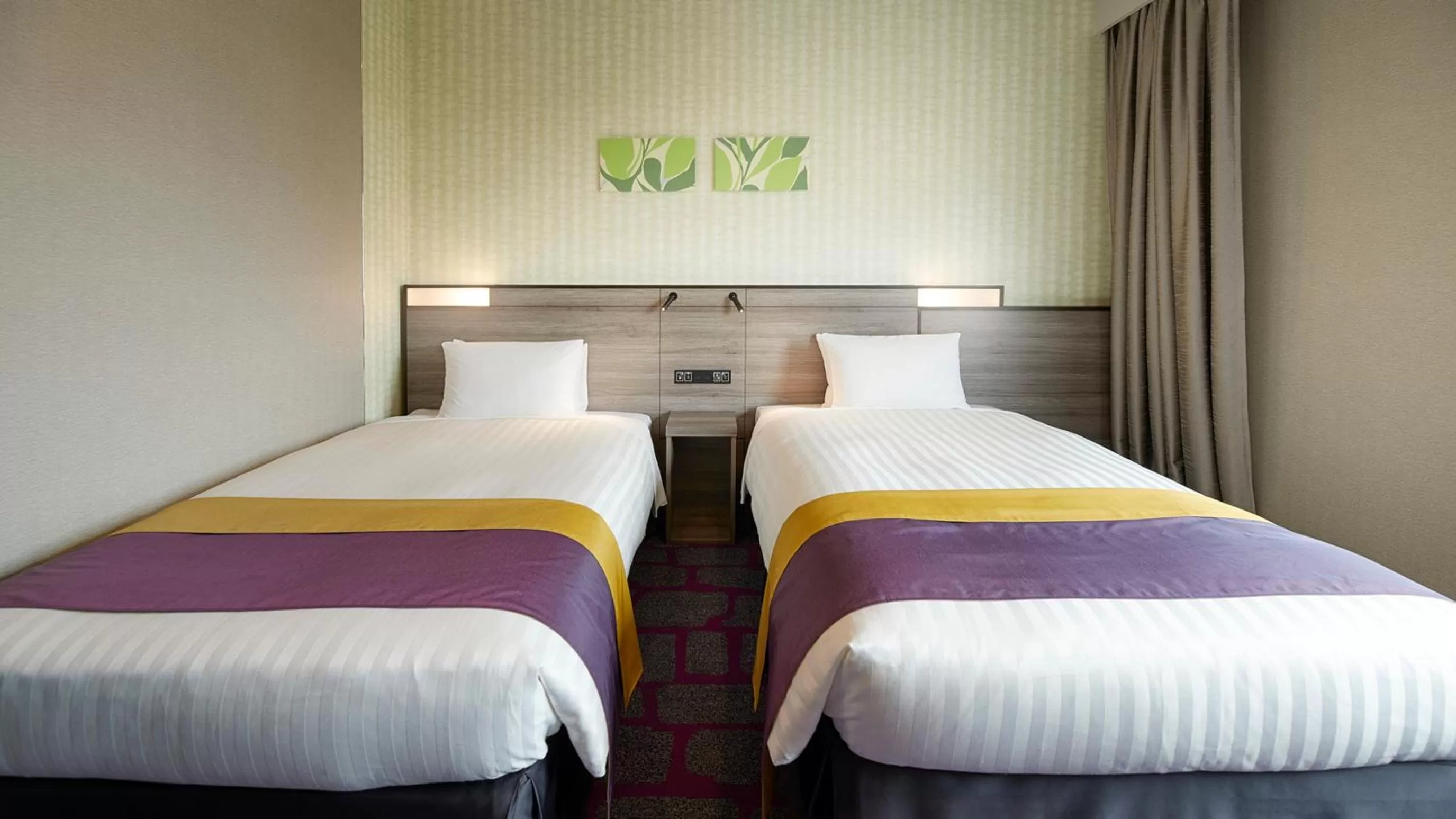 Bed in JR-East Hotel Mets Urawa