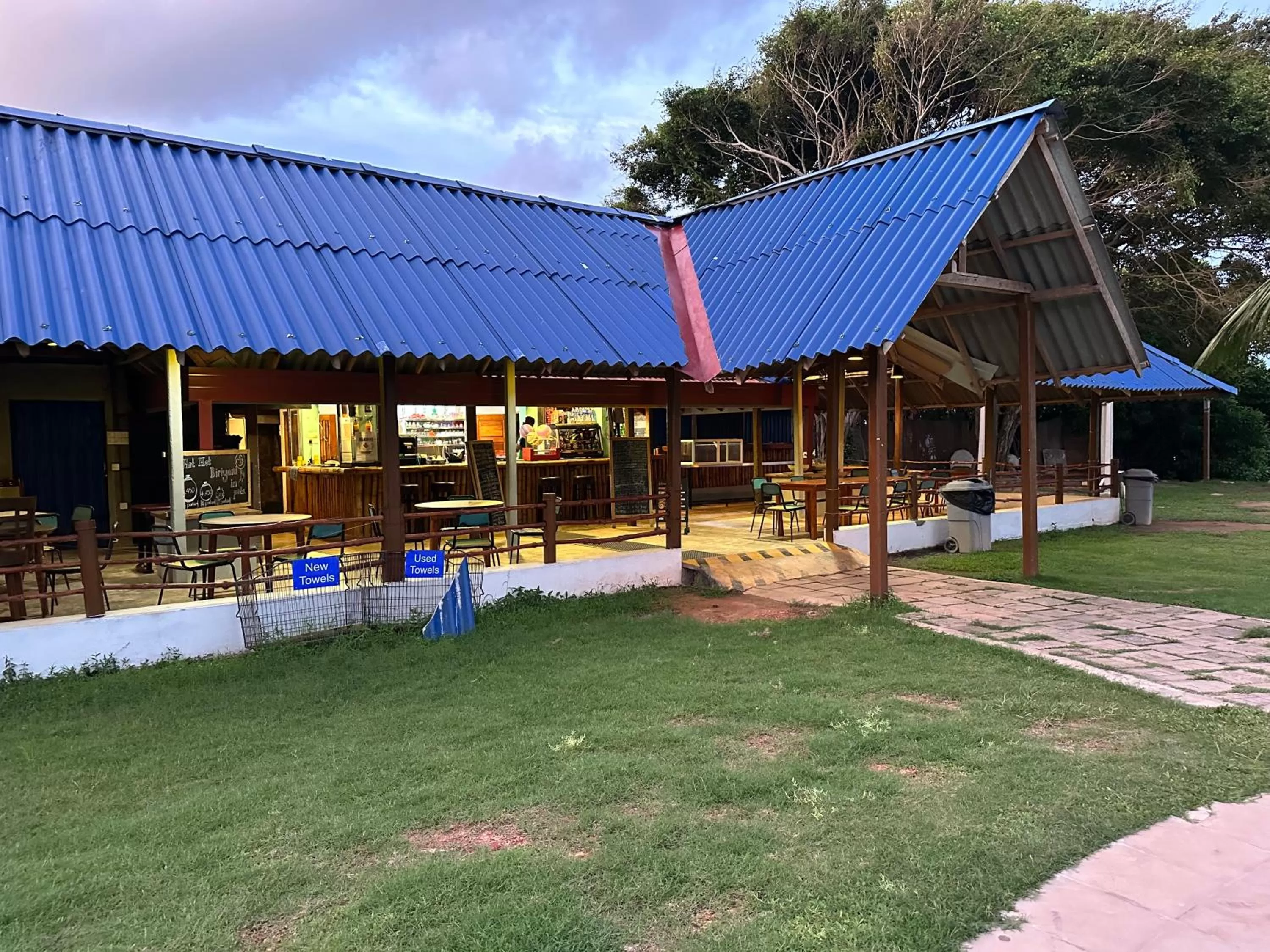 Restaurant/places to eat in Amaluna Resorts