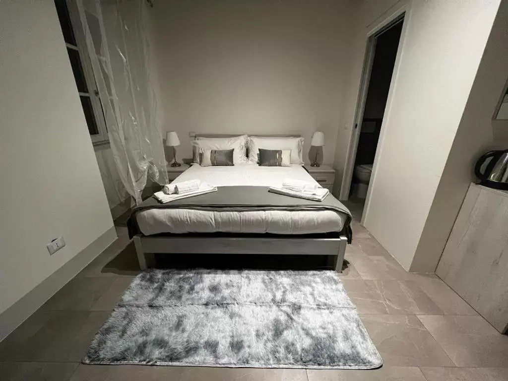 Double Room with Private Bathroom in Casa Carducci 33 Double Room with Private Bathroom in Casa Carducci 33