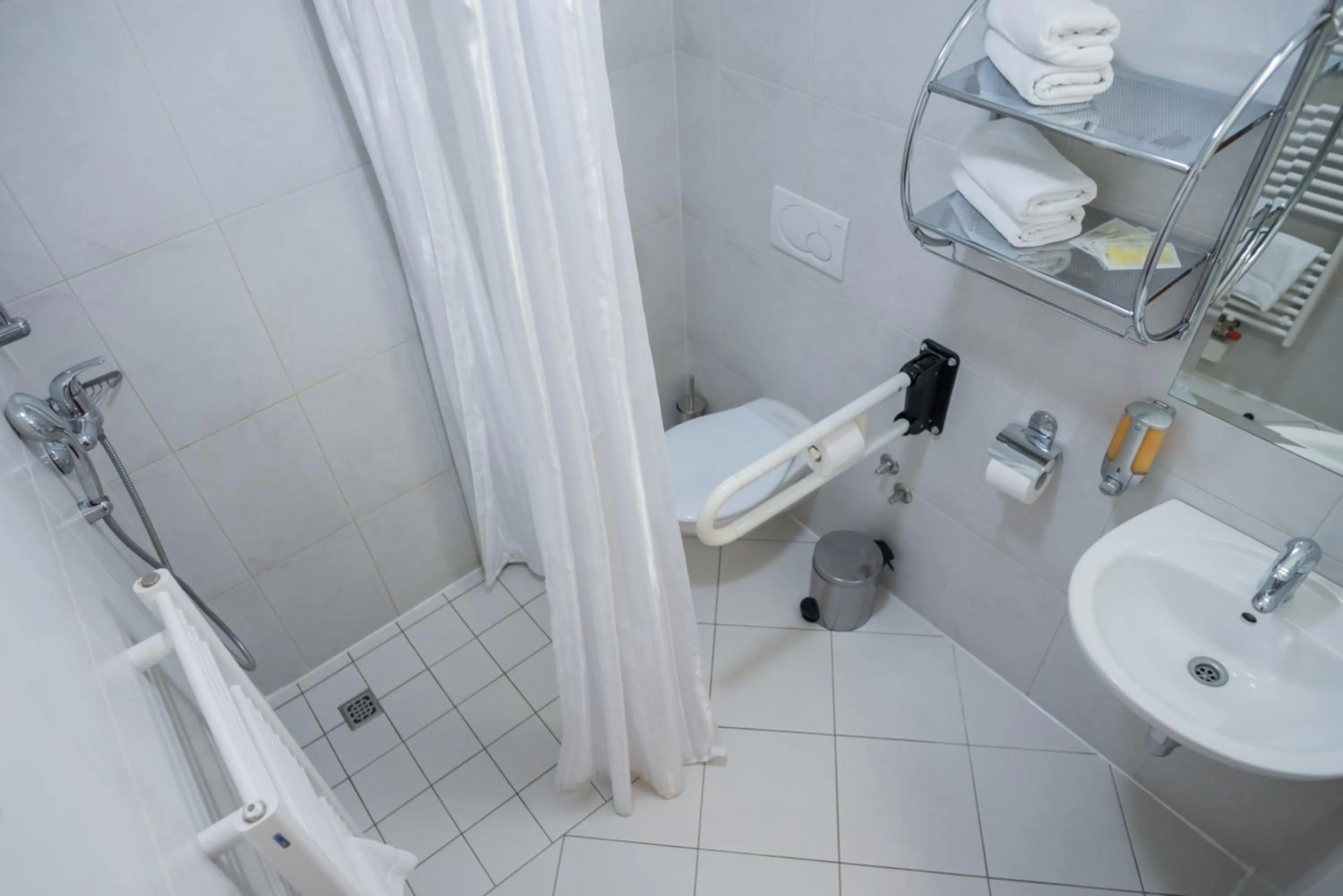 Bathroom in Hotel Tabor Maribor