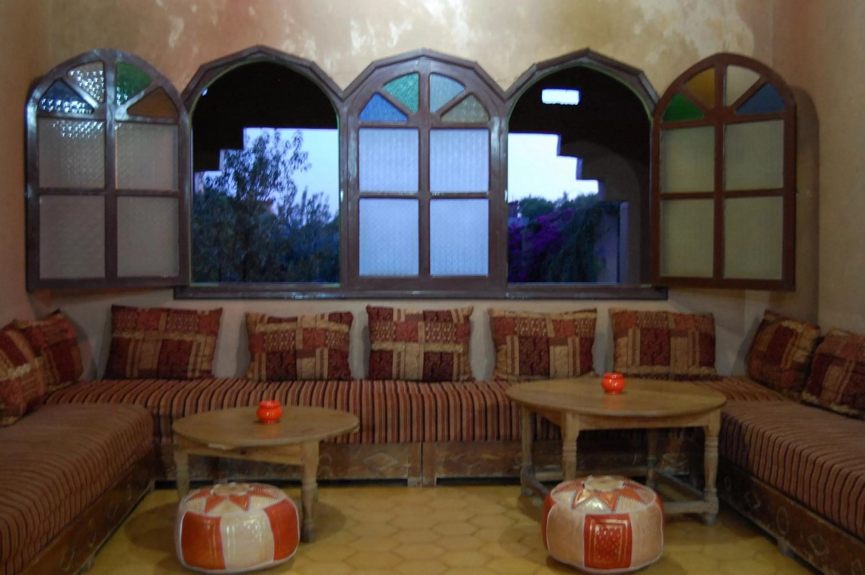 Communal lounge/ TV room, Lounge/Bar in Auberge Tinit