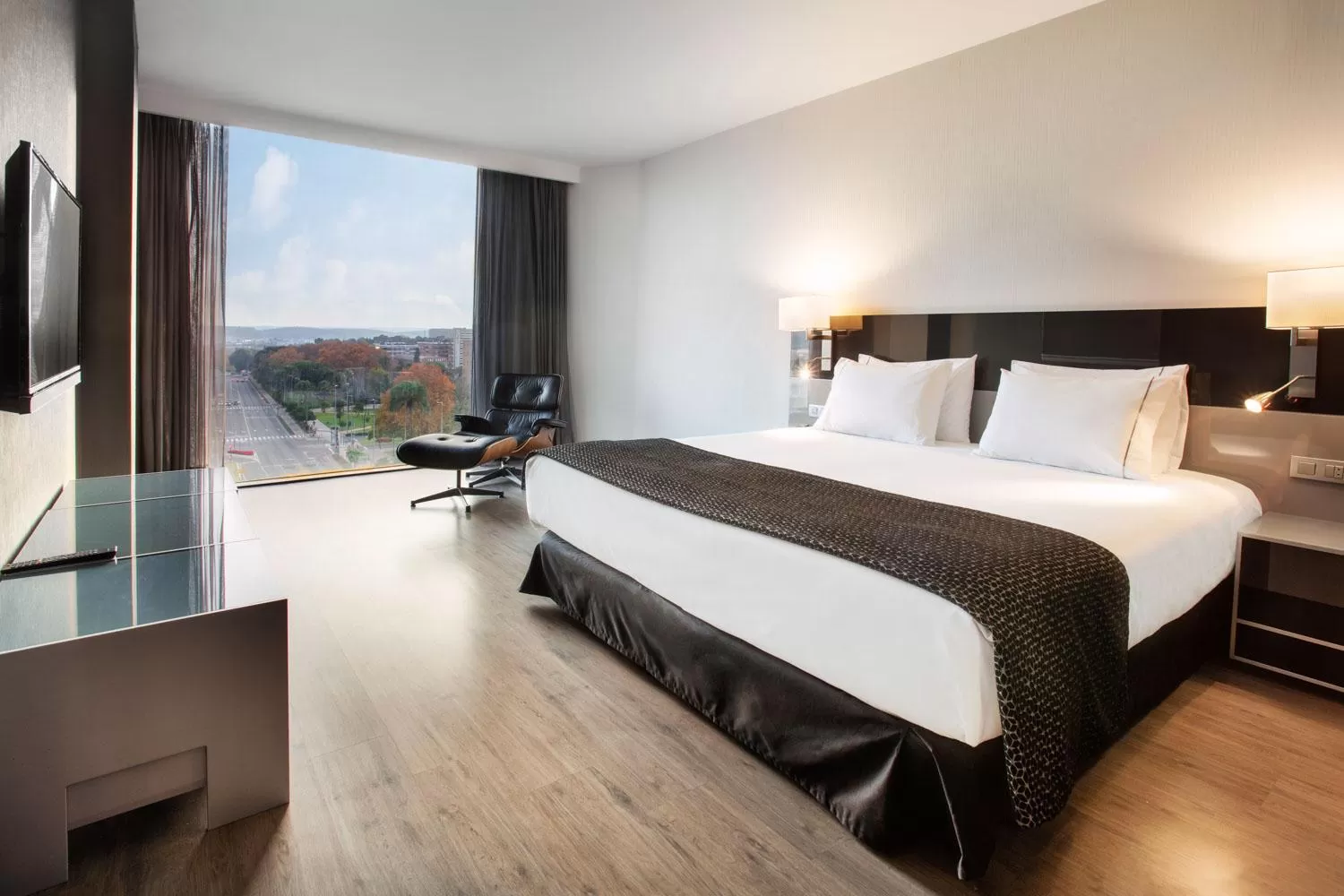 Communal lounge/ TV room, Bed in Eurostars Palace