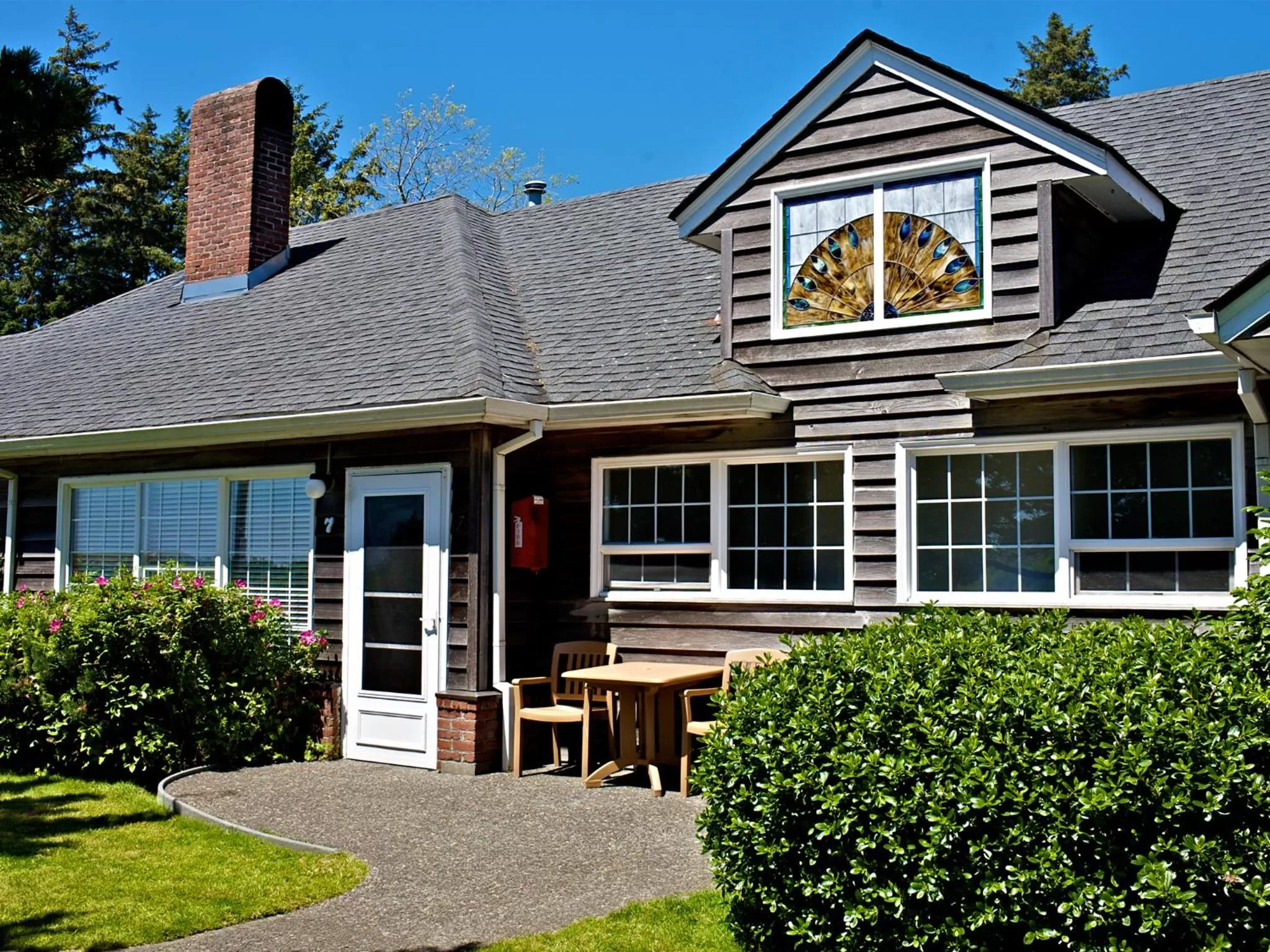 Facade/entrance, Property Building in Ecola Creek Lodge
