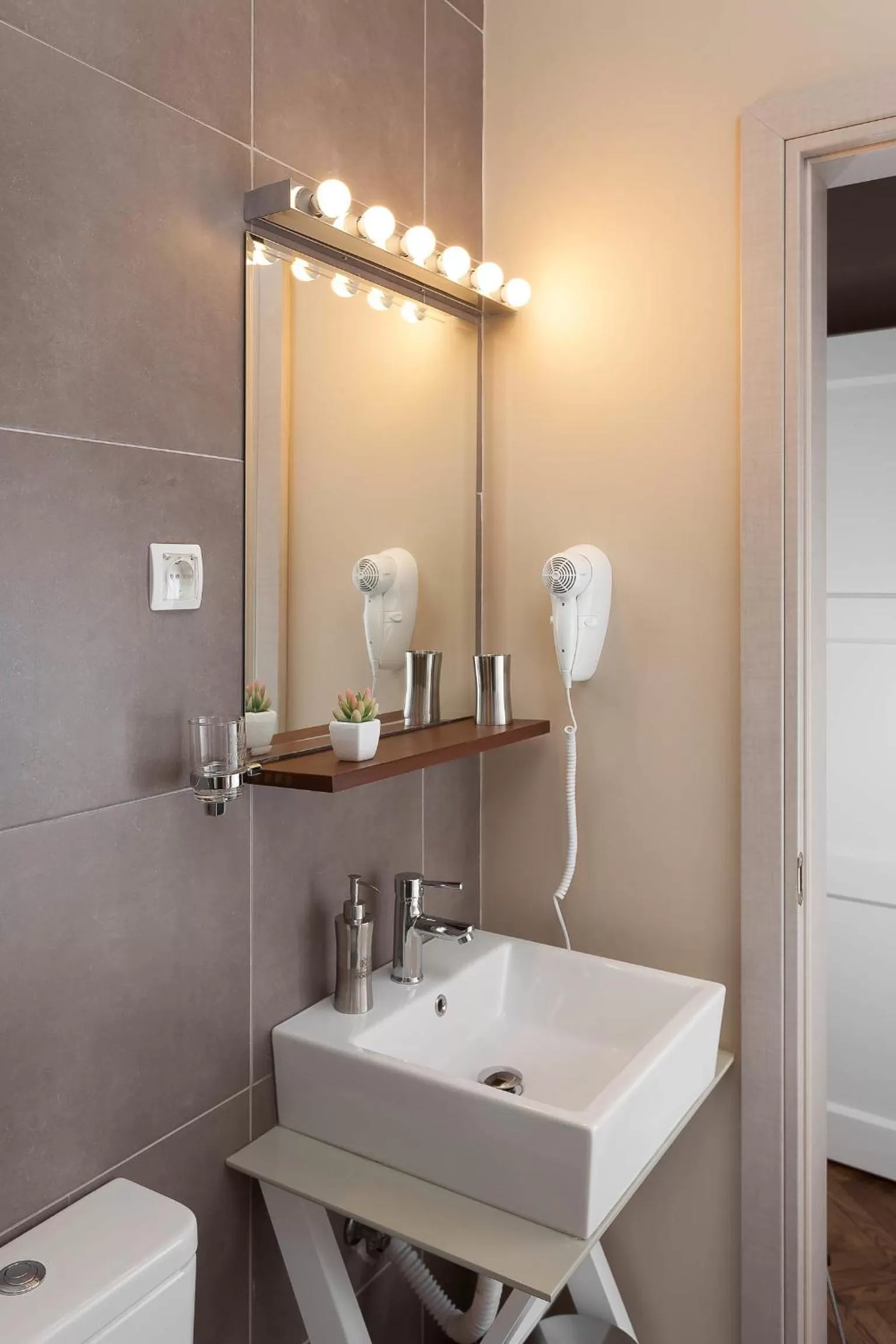 Bathroom in Hotel London B&B