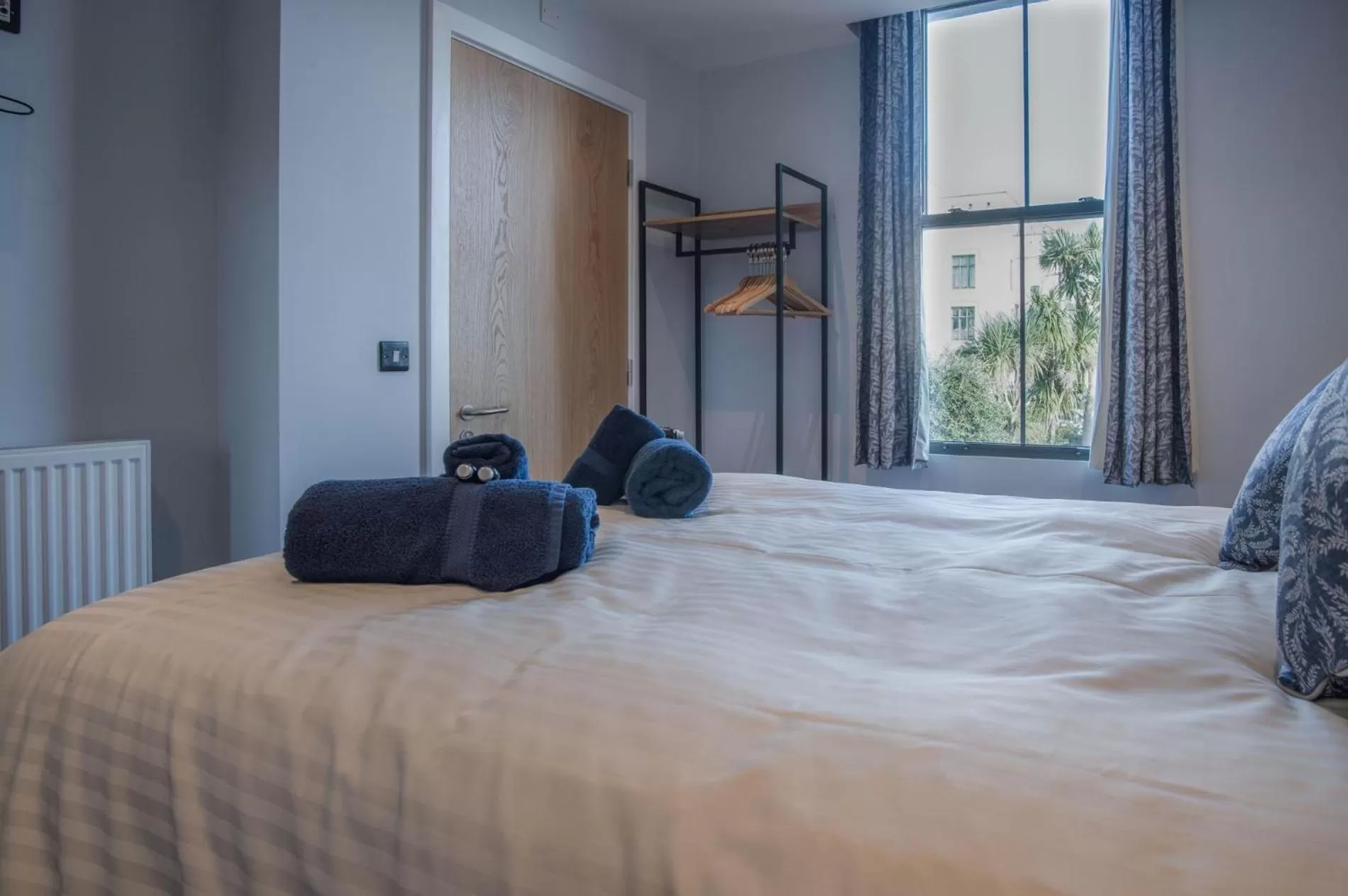 Floor plan, Bed in Ocean Cabins No 1 At The Square - Saundersfoot