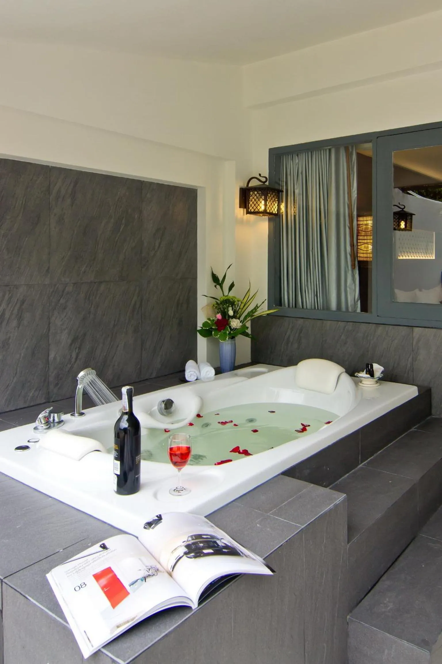 Bathroom in Sunshine Garden Resort