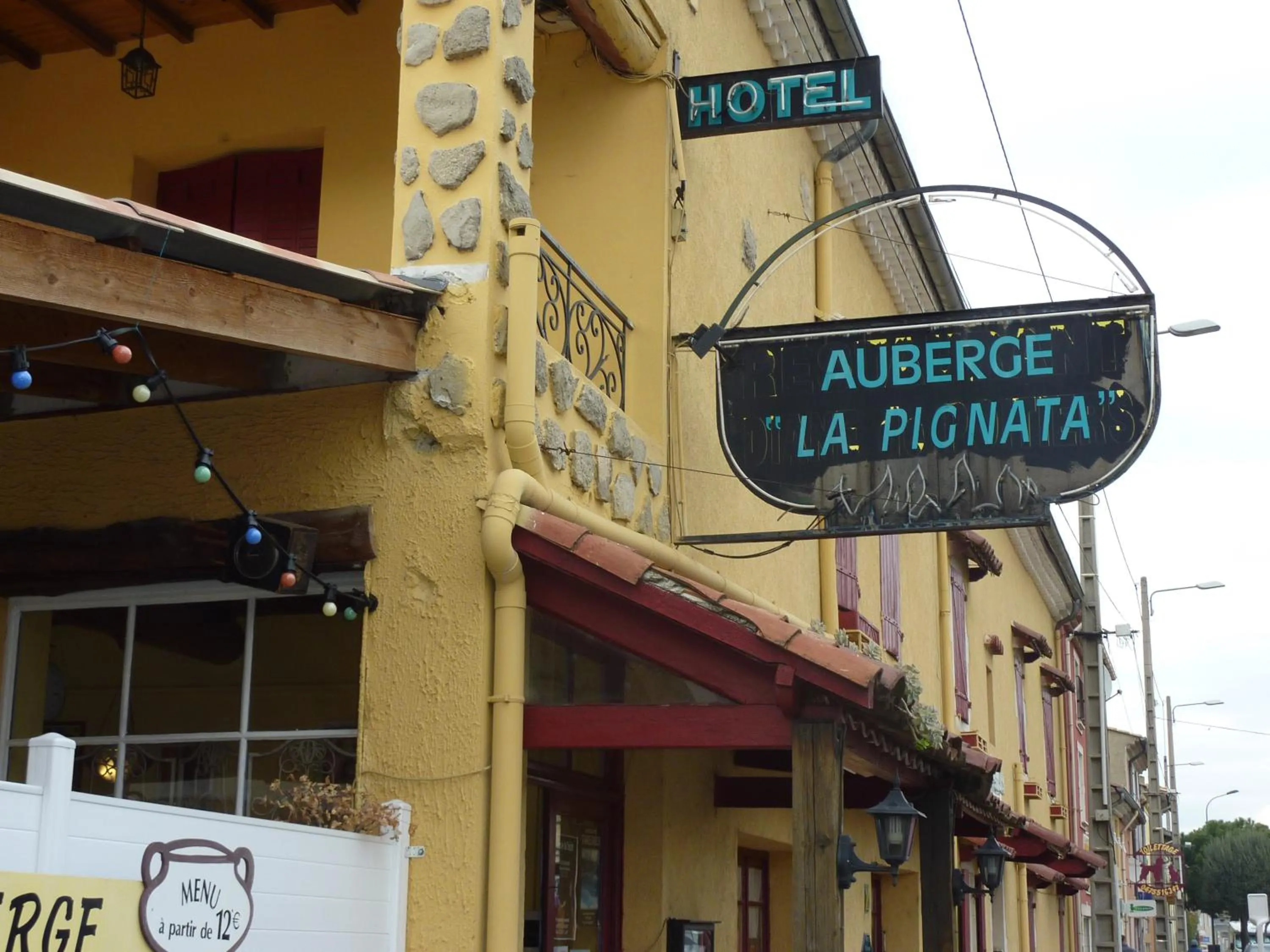 Facade/entrance in Auberge La Pignata