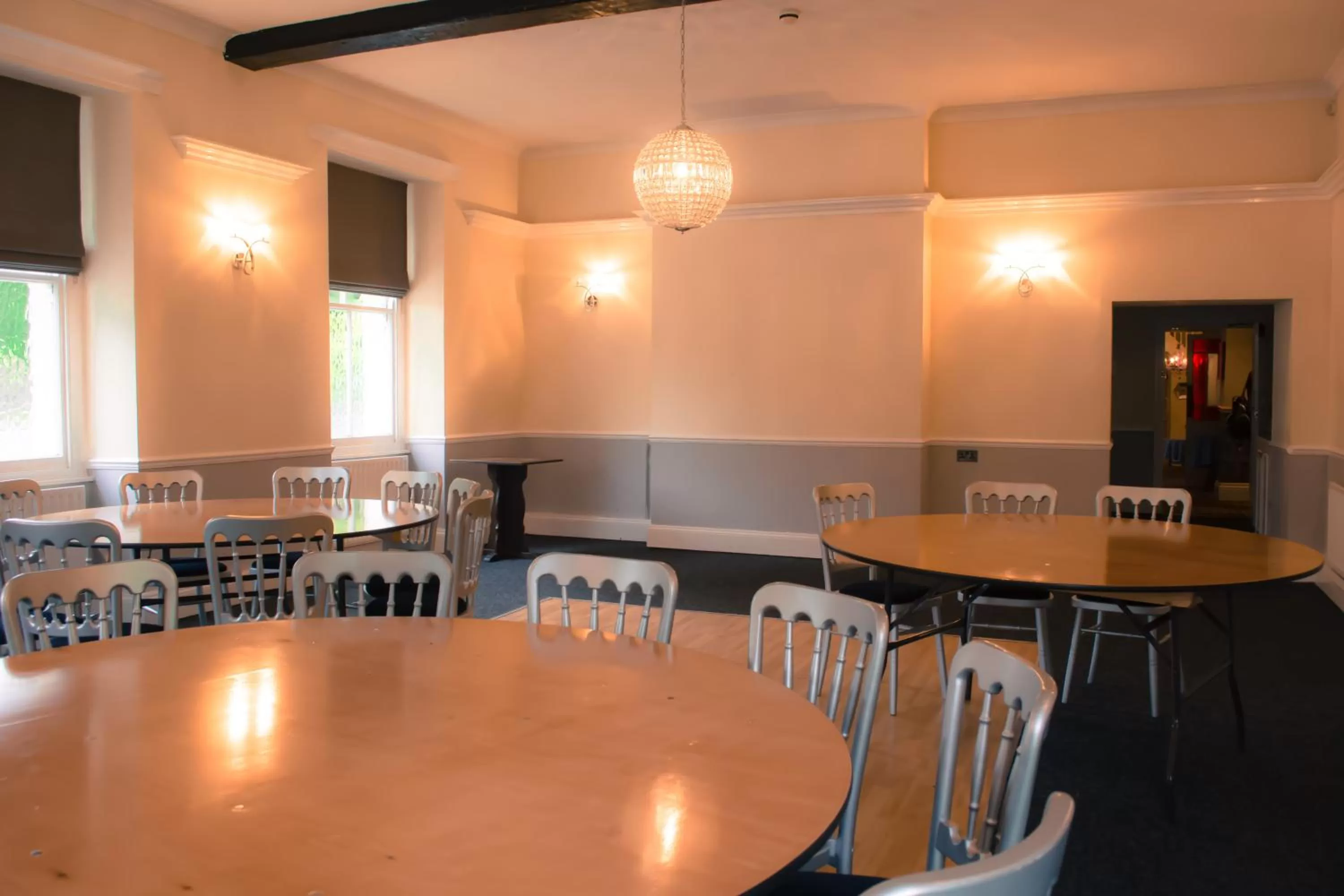 Restaurant/Places to Eat in The Old Down Inn