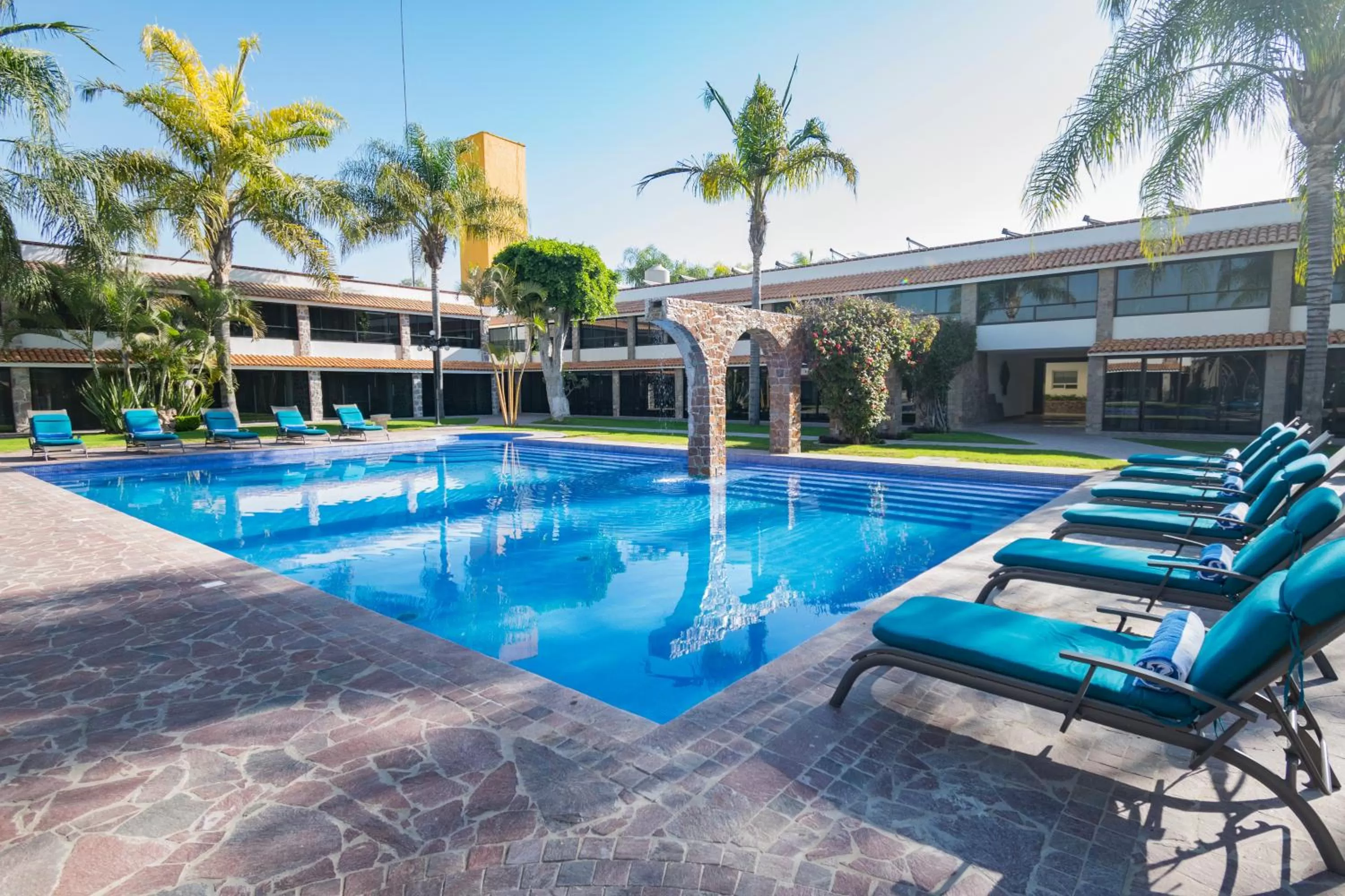 Swimming pool in Real de Minas Poliforum