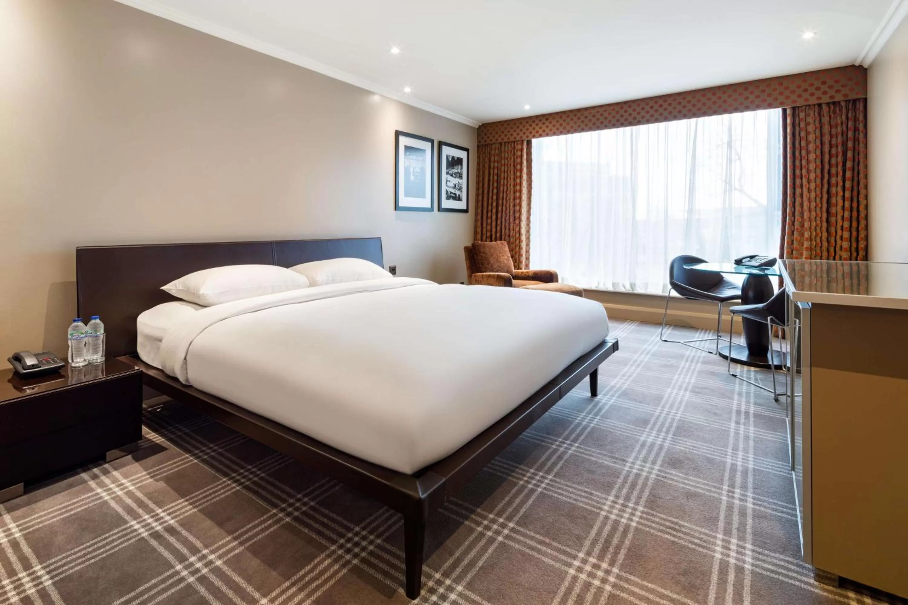 Photo of the whole room, Bed in Radisson Blu Hotel, London Heathrow
