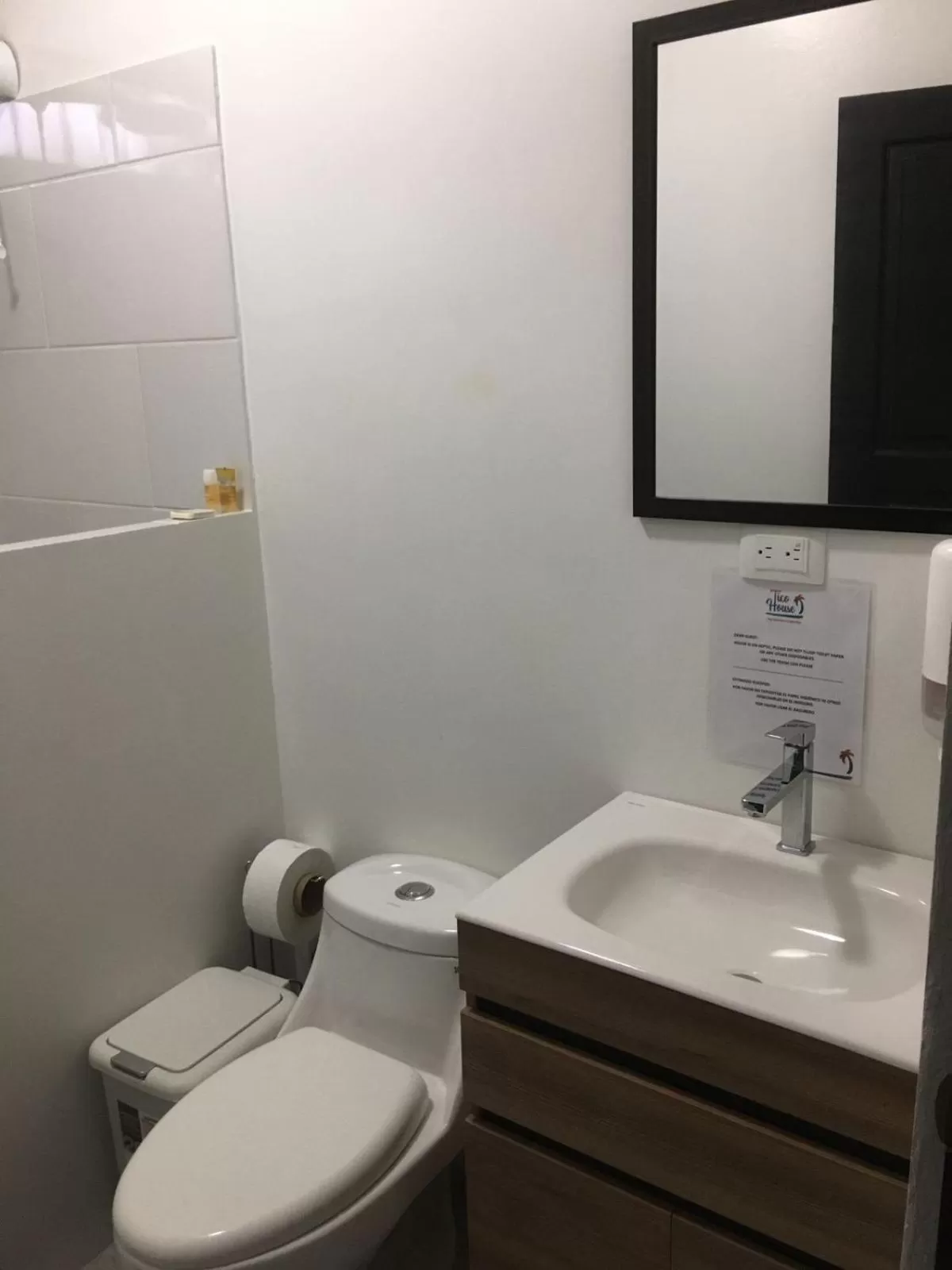 Bathroom in Tico House Bed & Breakfast