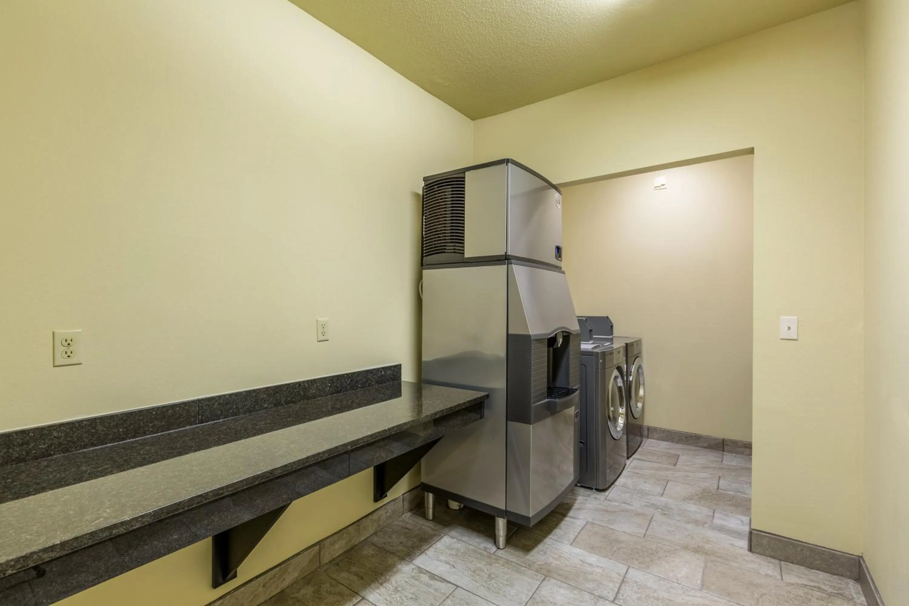 laundry in Cobblestone Inn & Suites - Merrill