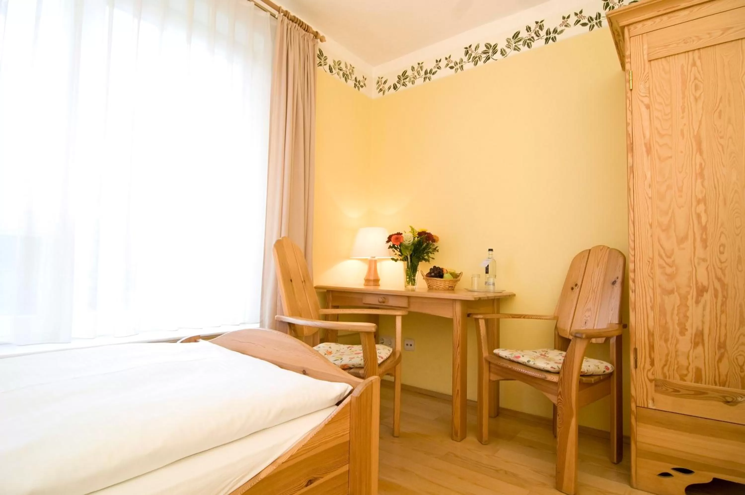 Photo of the whole room, Bed in Hotel Haus Linden