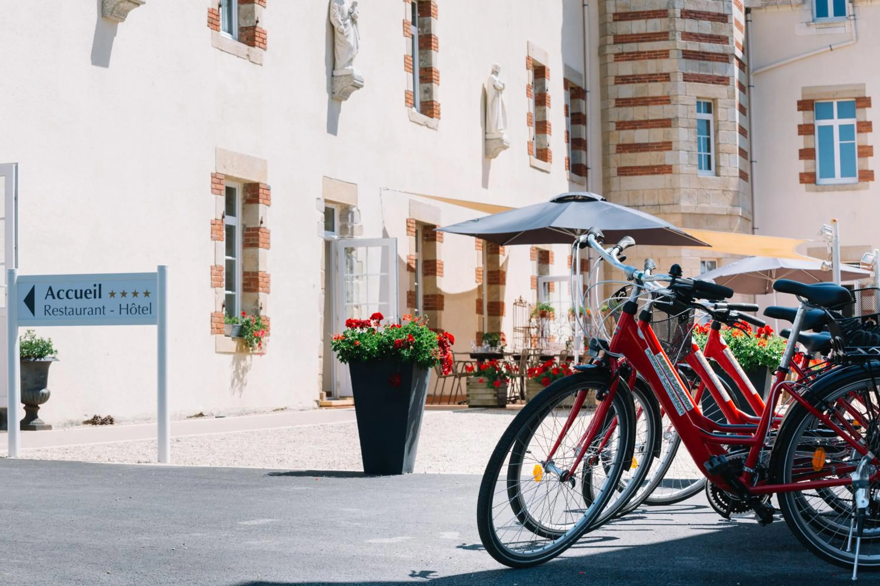 Cycling in Le Manoir de Kerbot