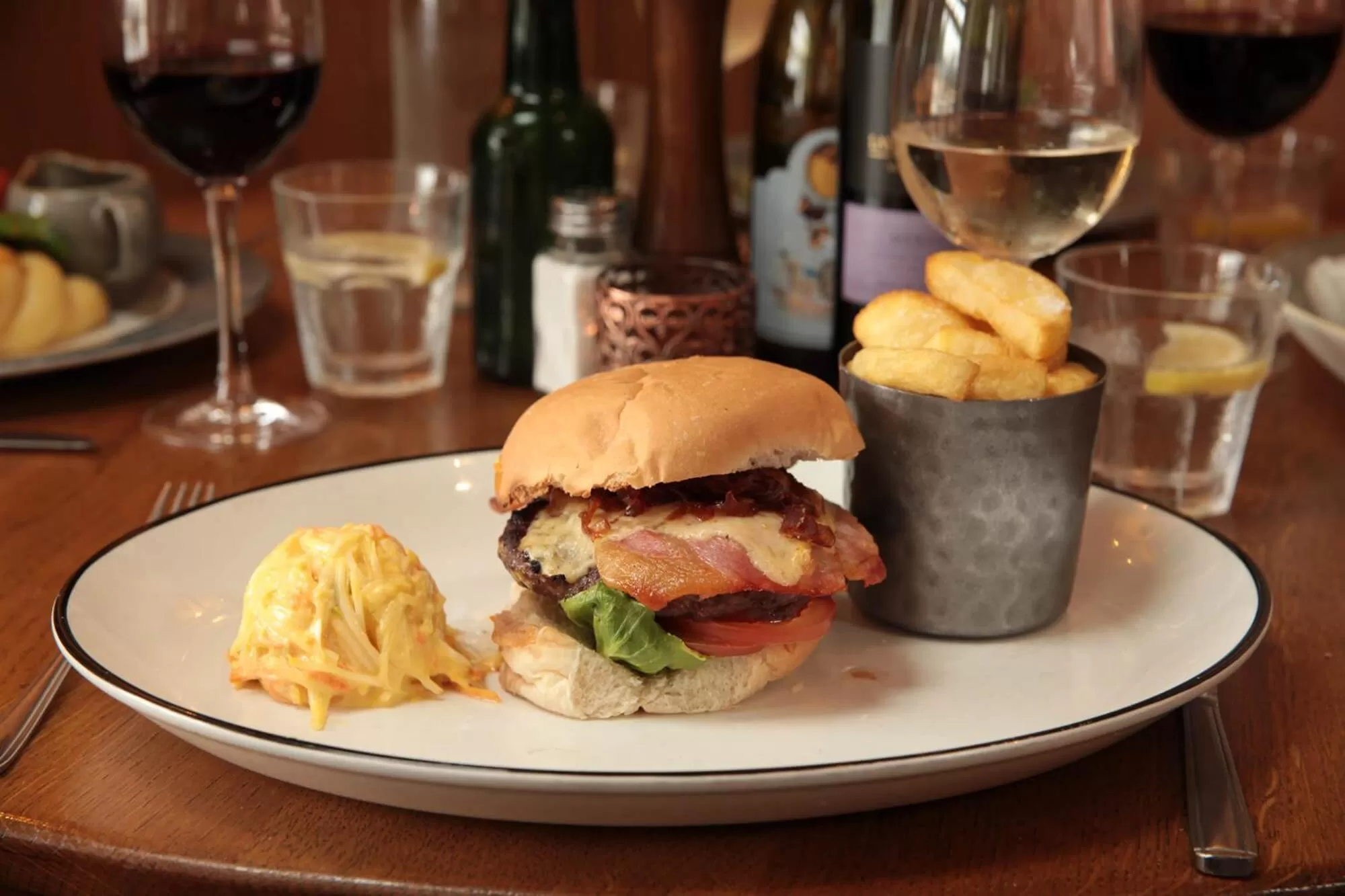 Food and drinks in The Erskine Arms