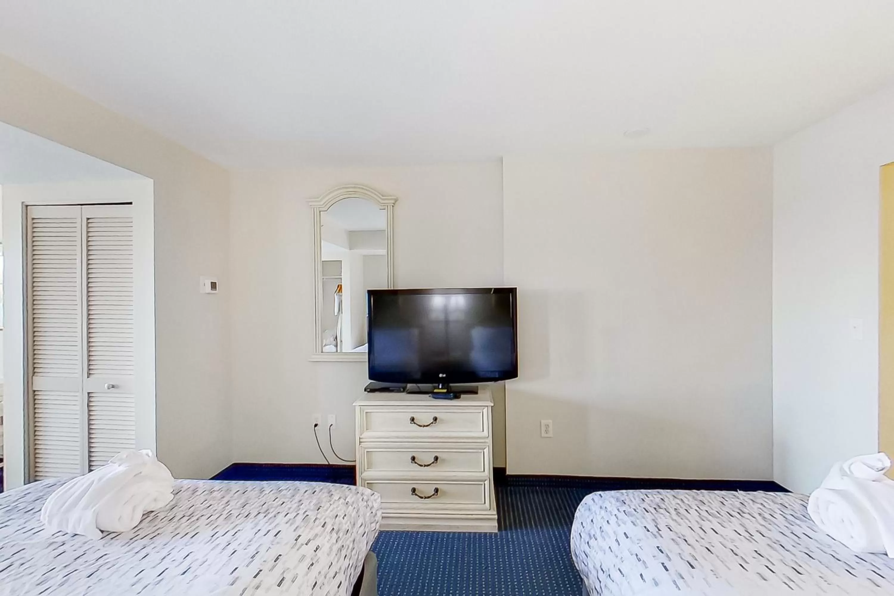 Bed in Camelot by the Sea