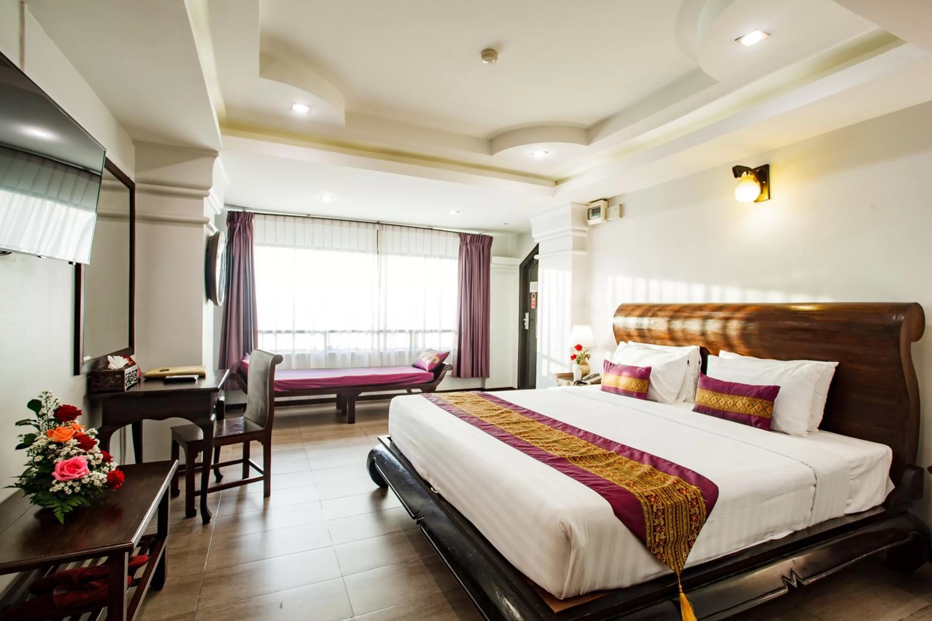 Bedroom, Bed in Raming Lodge Hotel