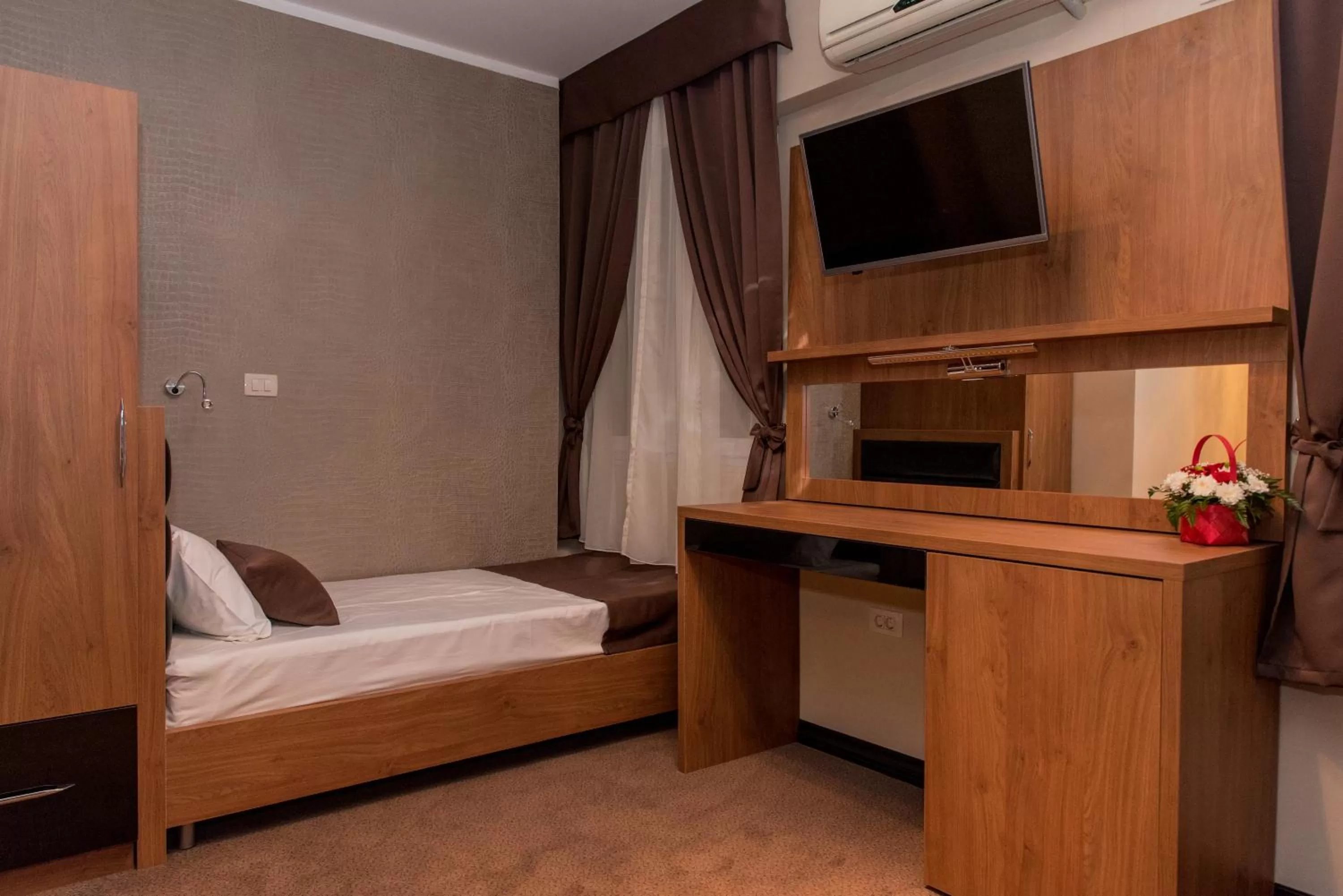 bunk bed, Bed in Hotel Crnogorska Kuća