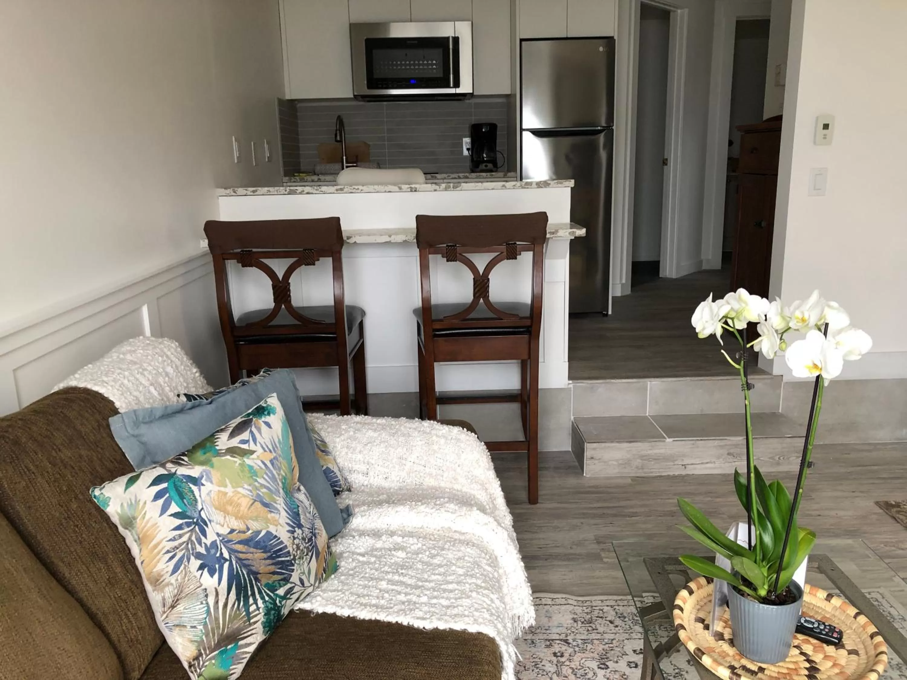 Seating area in Qualicum Breeze Beach Resort