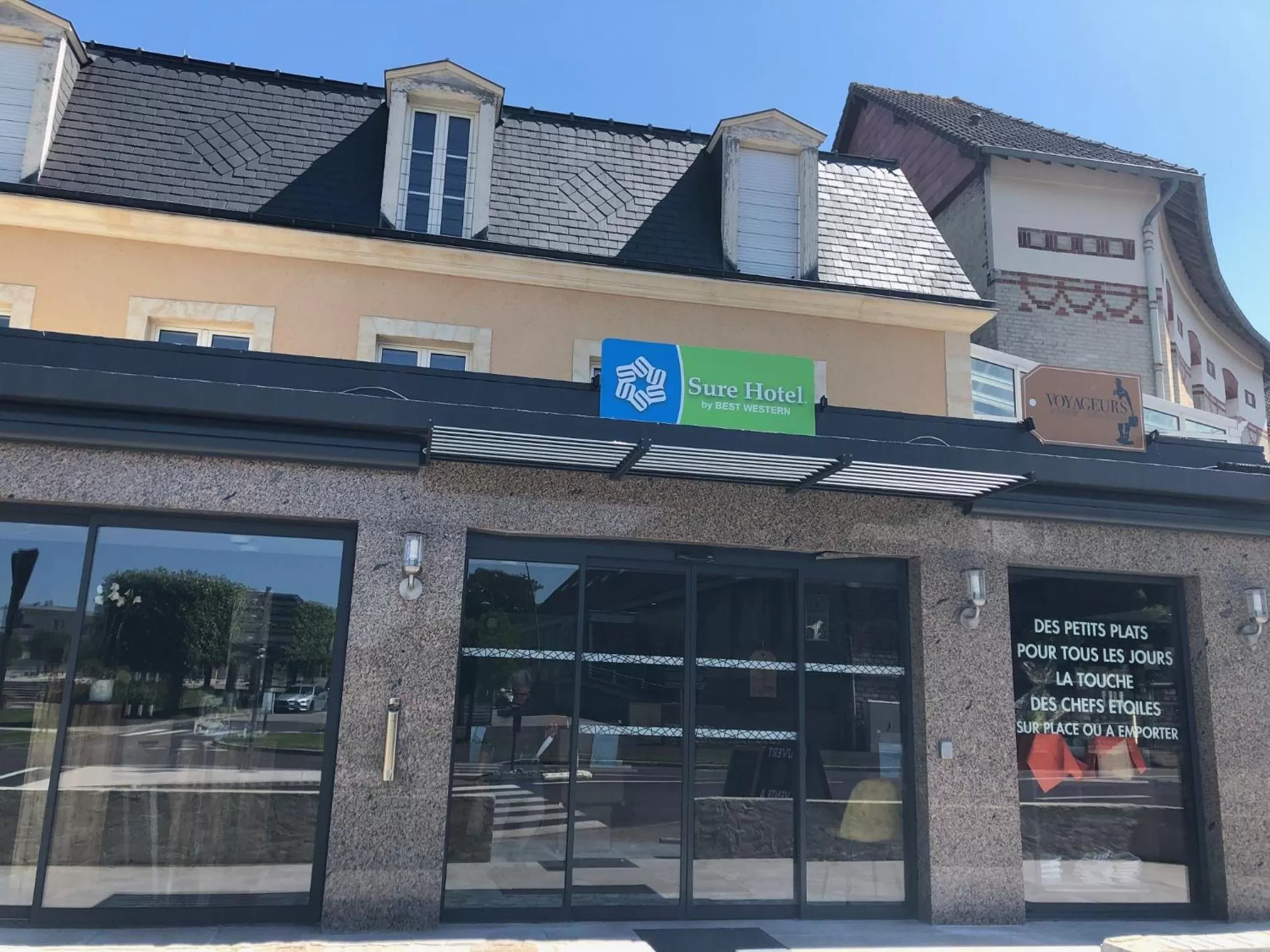Property building in Sure Hotel by Best Western Argentan