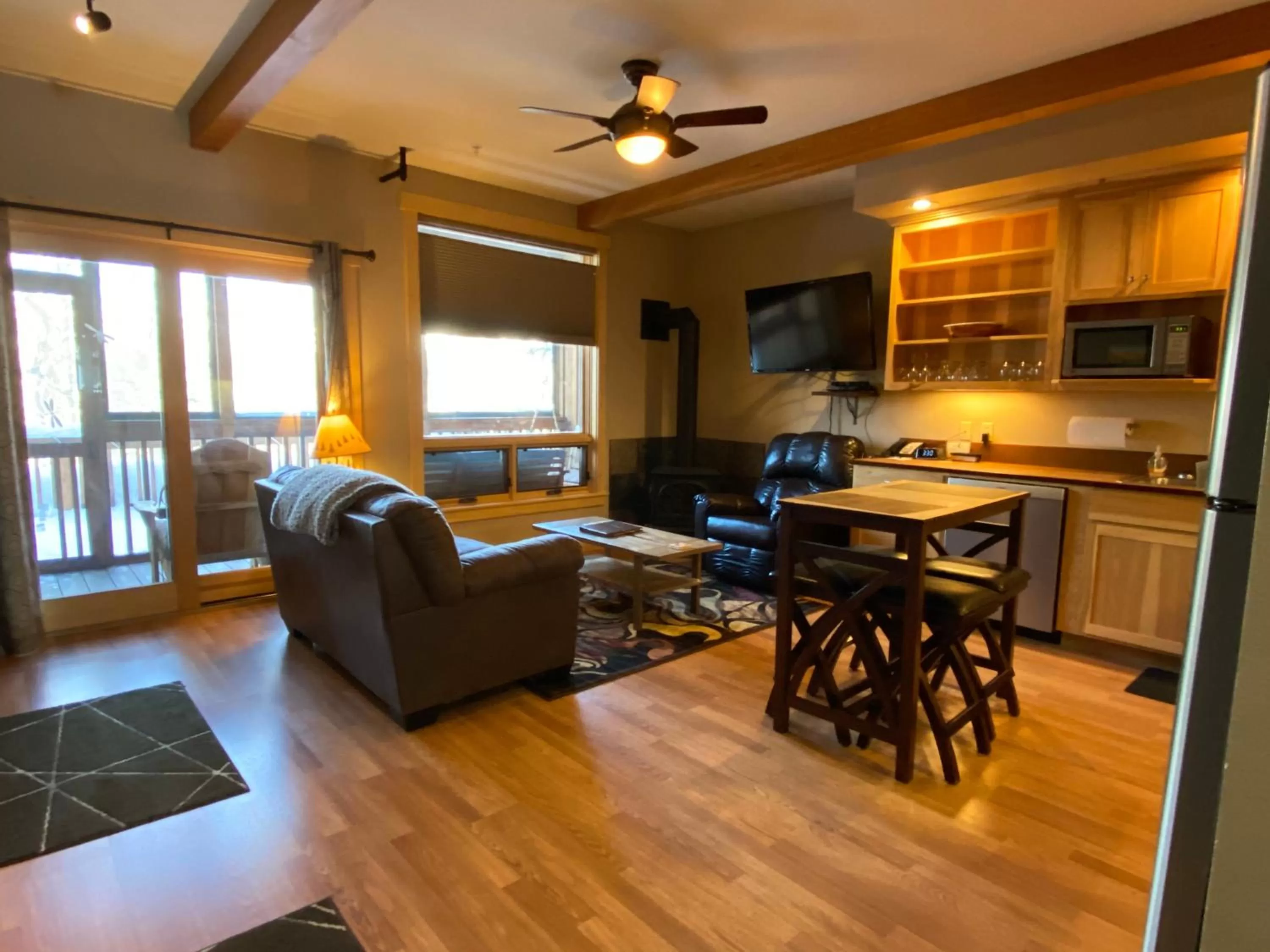 Living room in Twisp River Suites