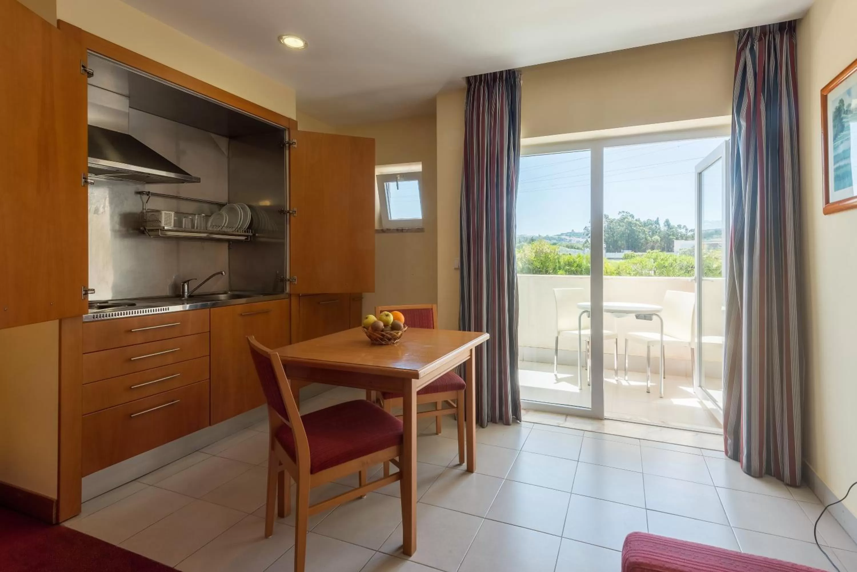 Coffee/tea facilities in Amazonia Palmela Apartamentos Turisticos