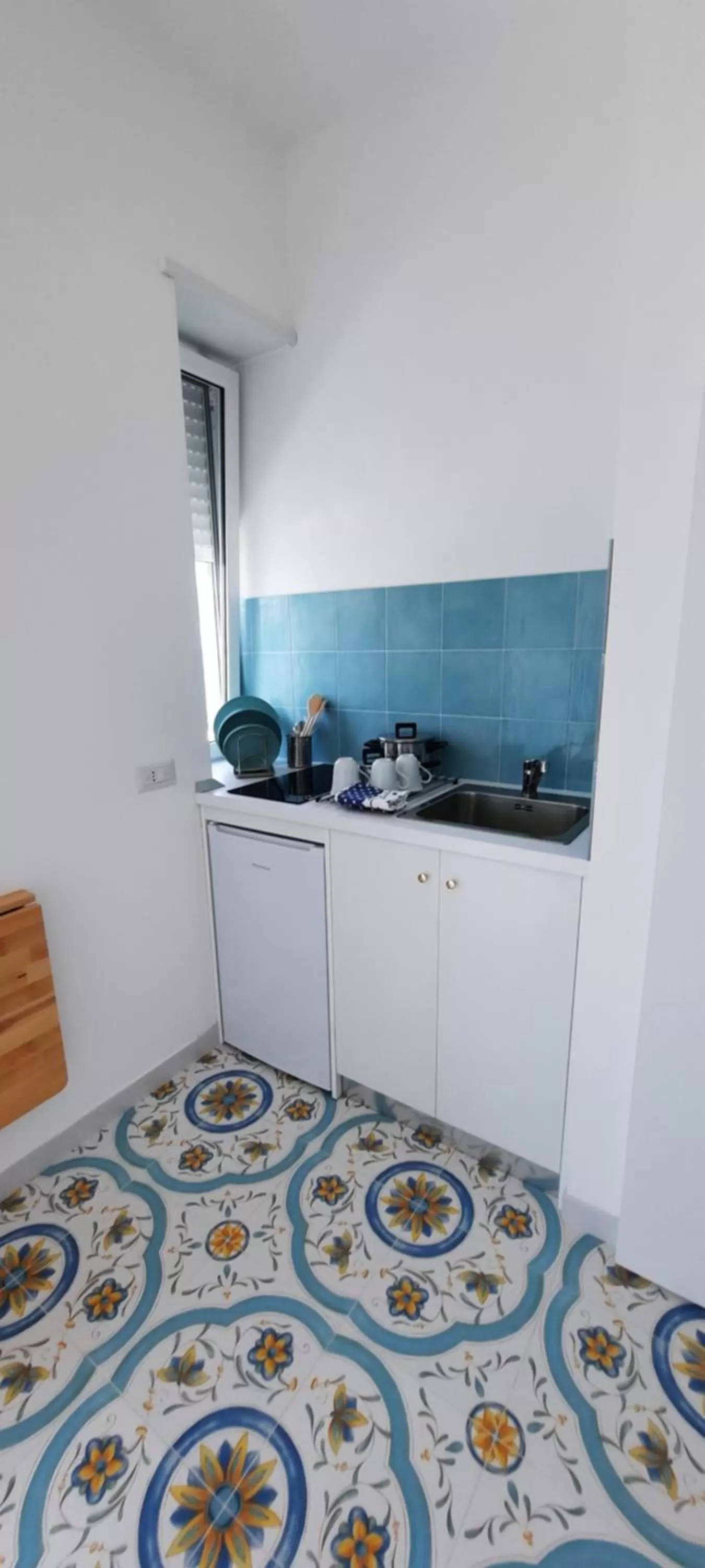 Kitchen/Kitchenette in B & Beach