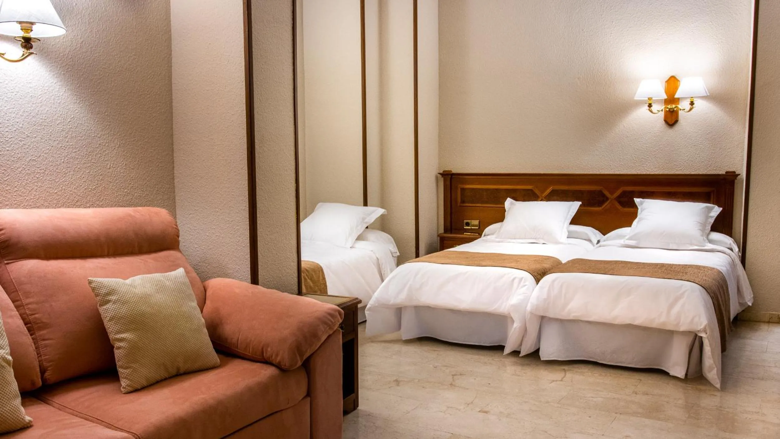 Bed in Hotel Reina Cristina