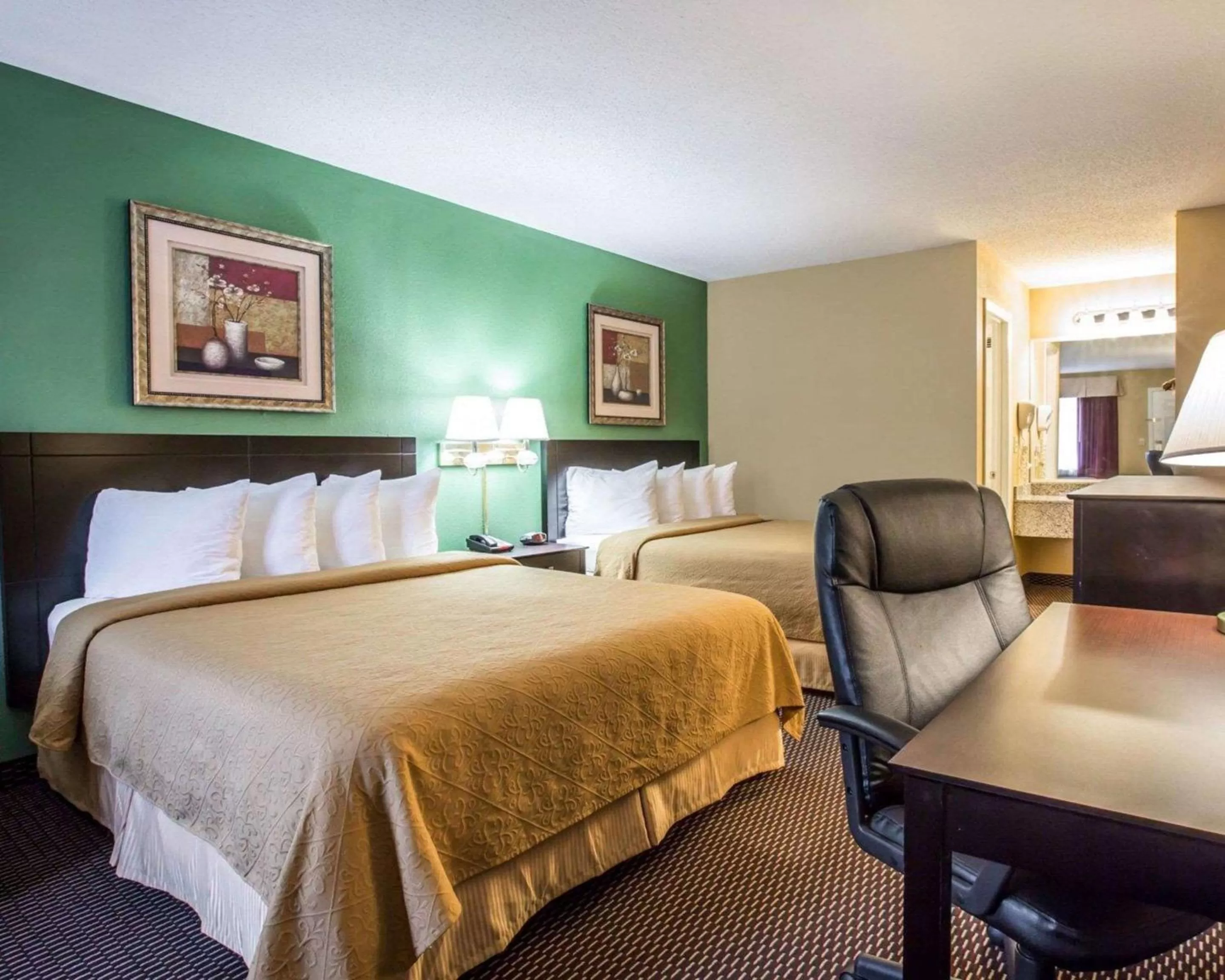 Photo of the whole room, Bed in Quality Inn Andrews