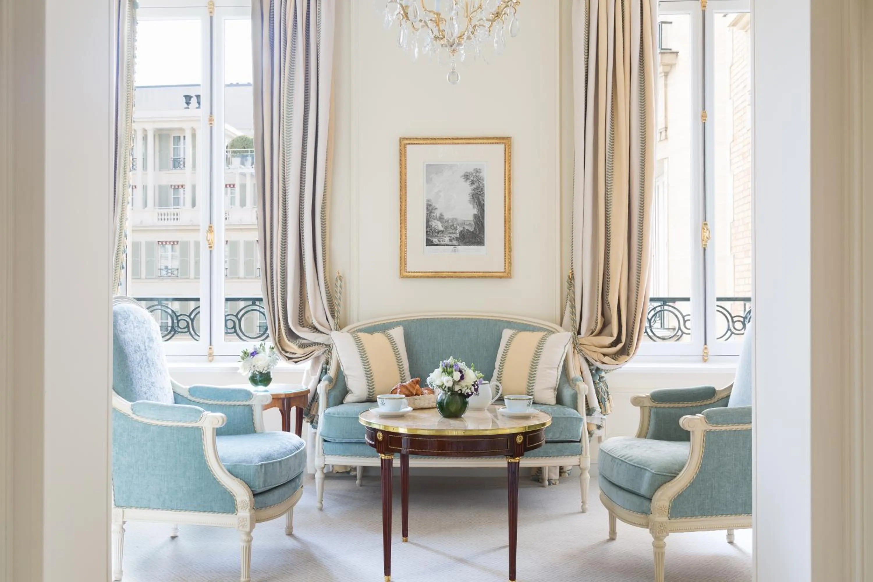 Living room in Le Bristol Paris, Oetker Hotels