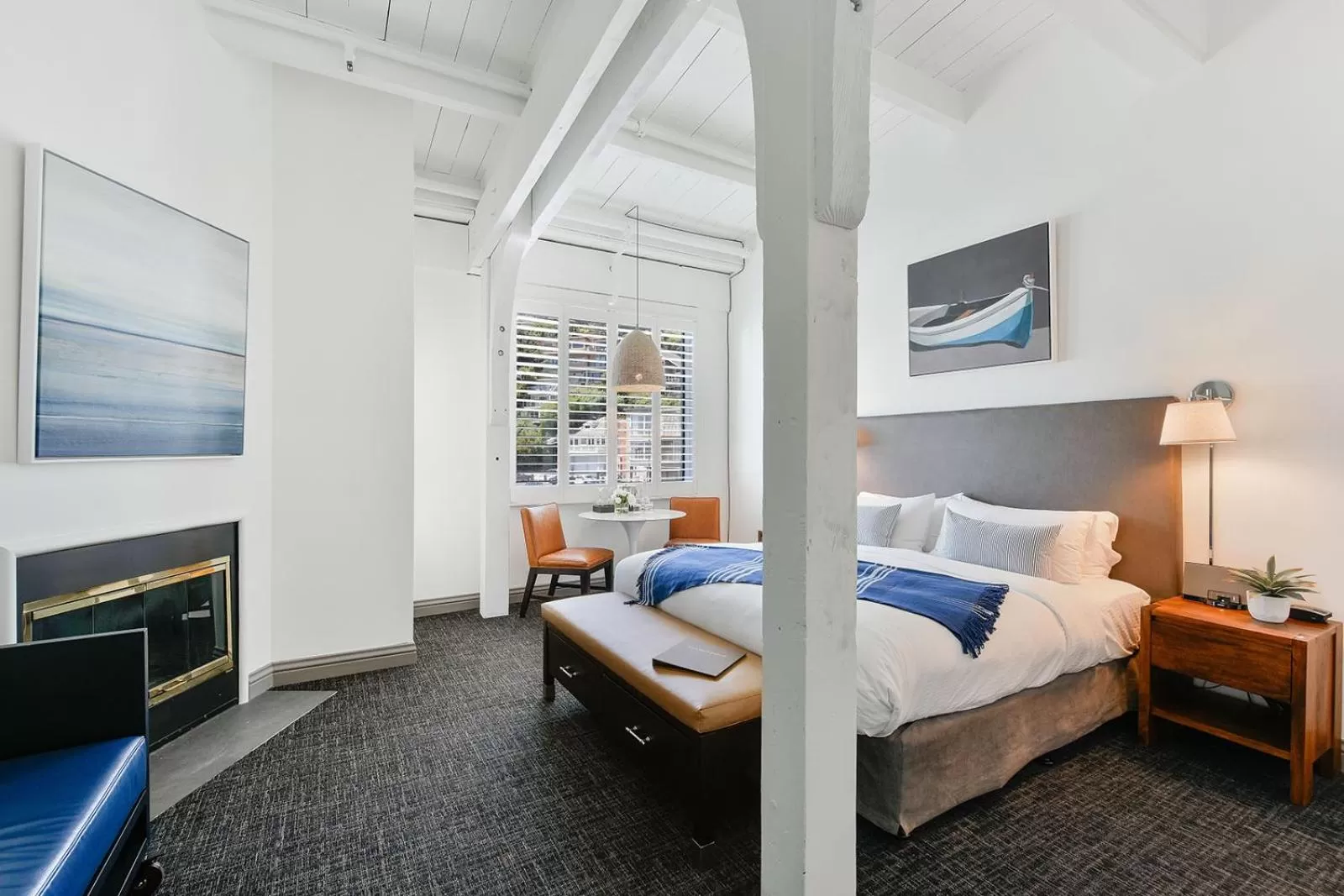 Deluxe King Room in Waters Edge