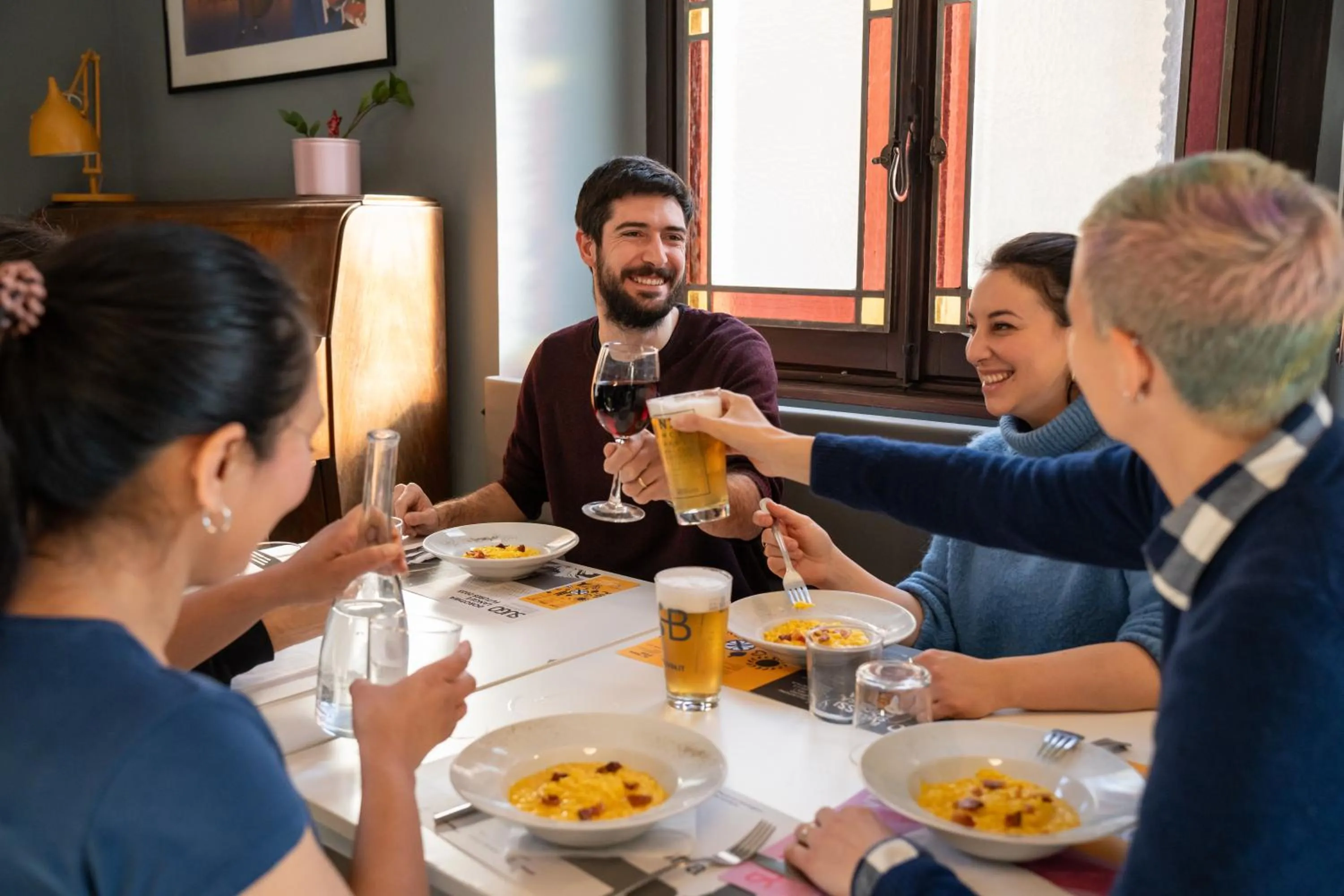 Food and drinks in Babila Hostel & Bistrot