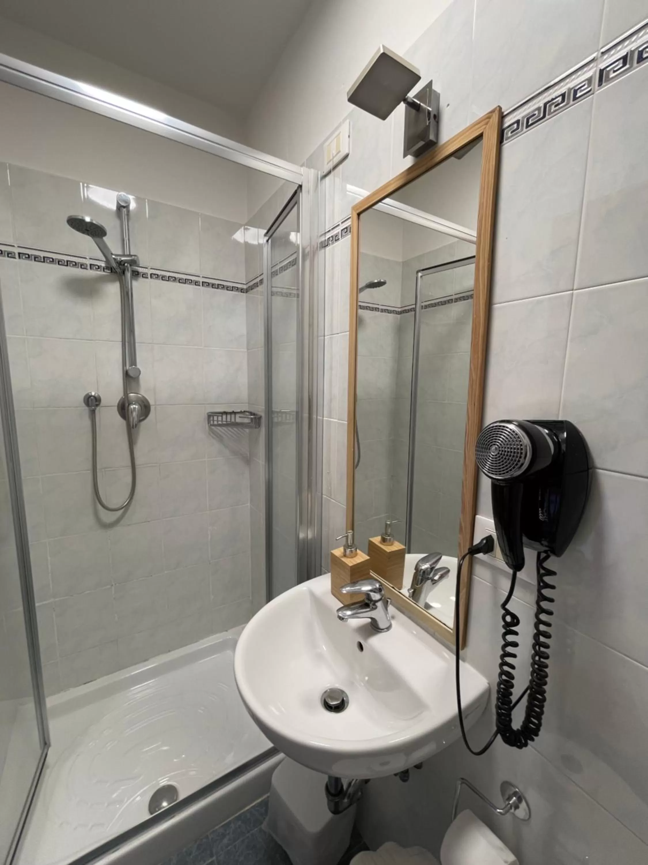 Bathroom in Hotel Azzi