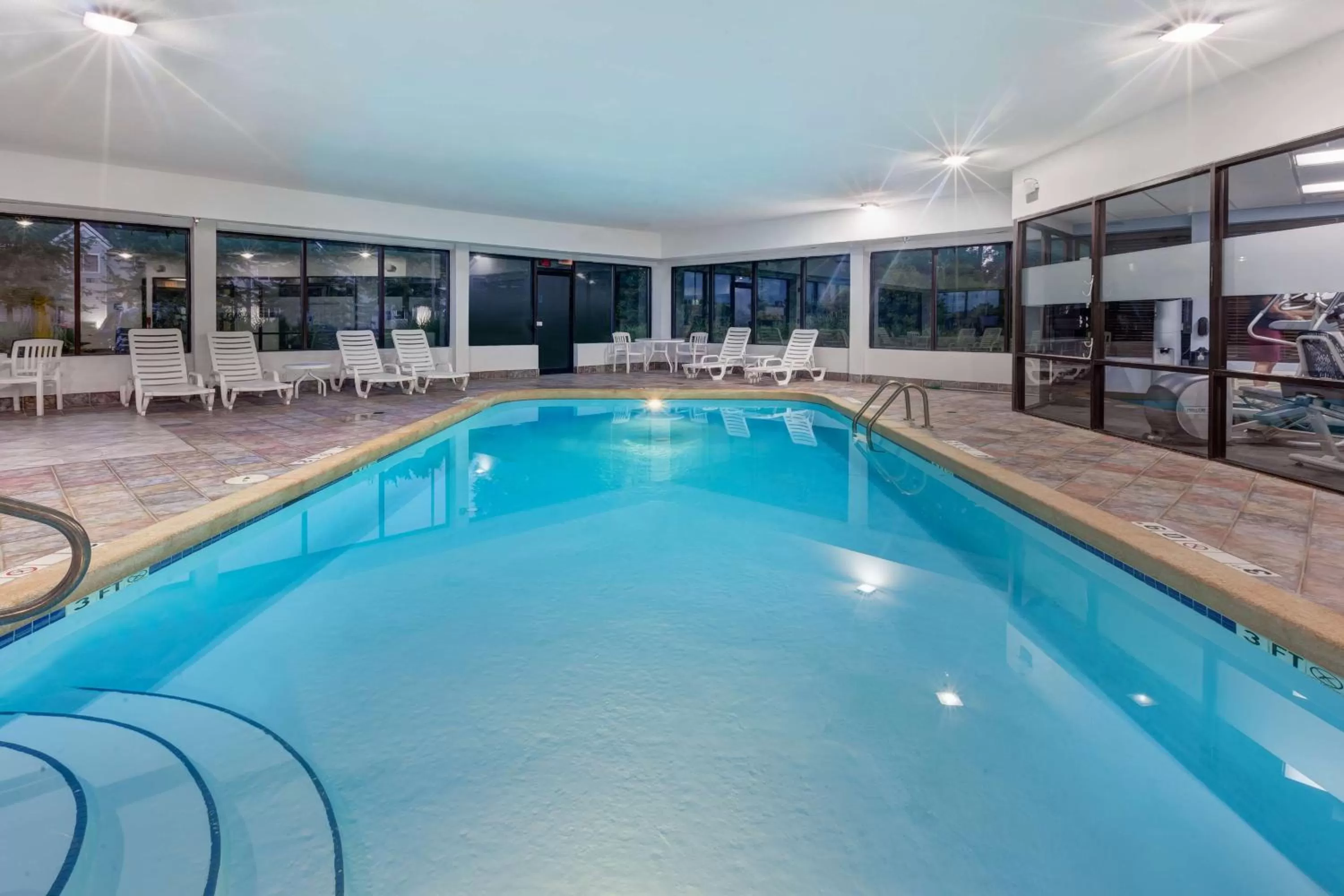 Pool view in Hampton Inn Columbus/Delaware I-71 North