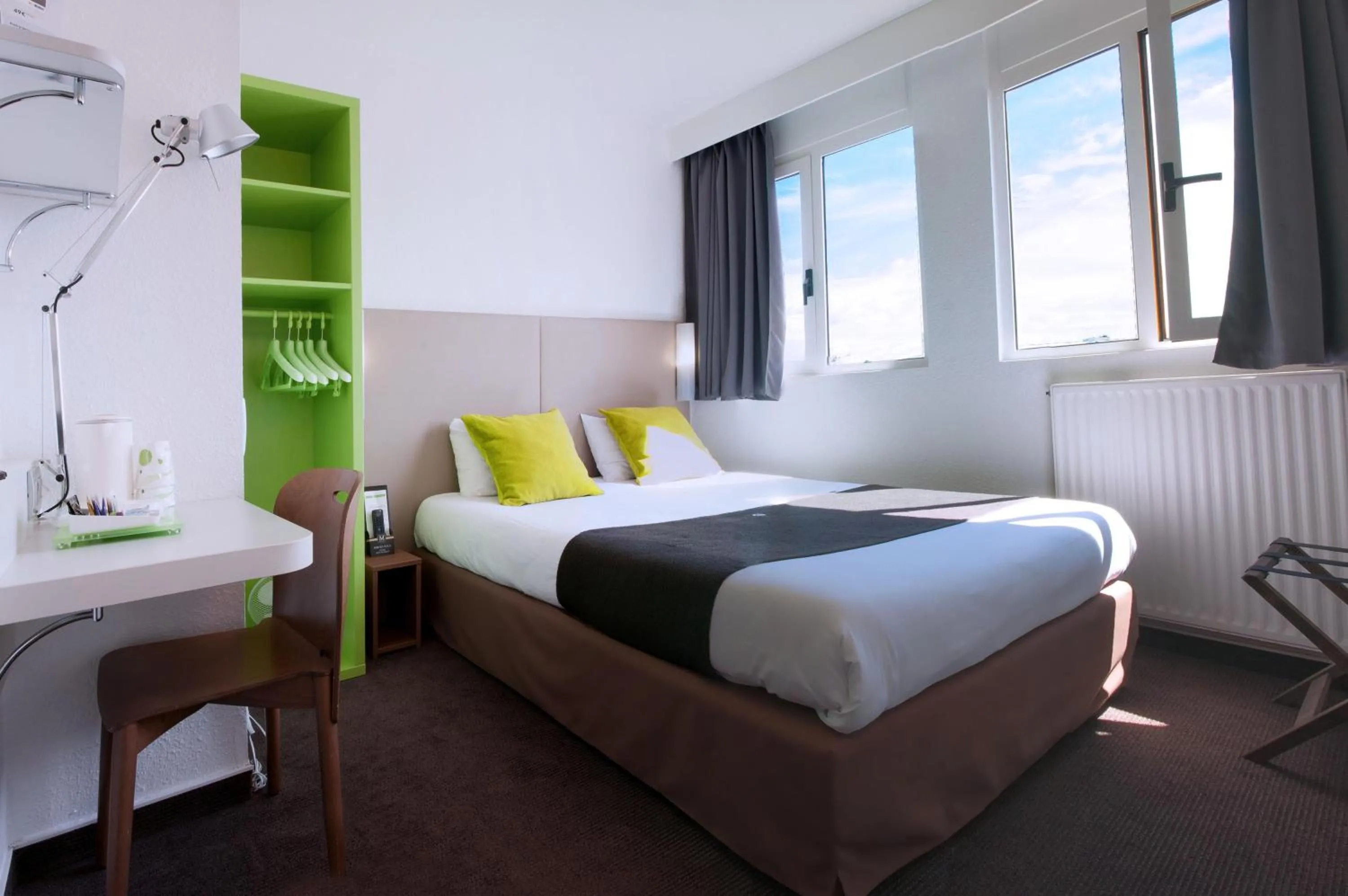 Bed in Campanile Créteil Centre