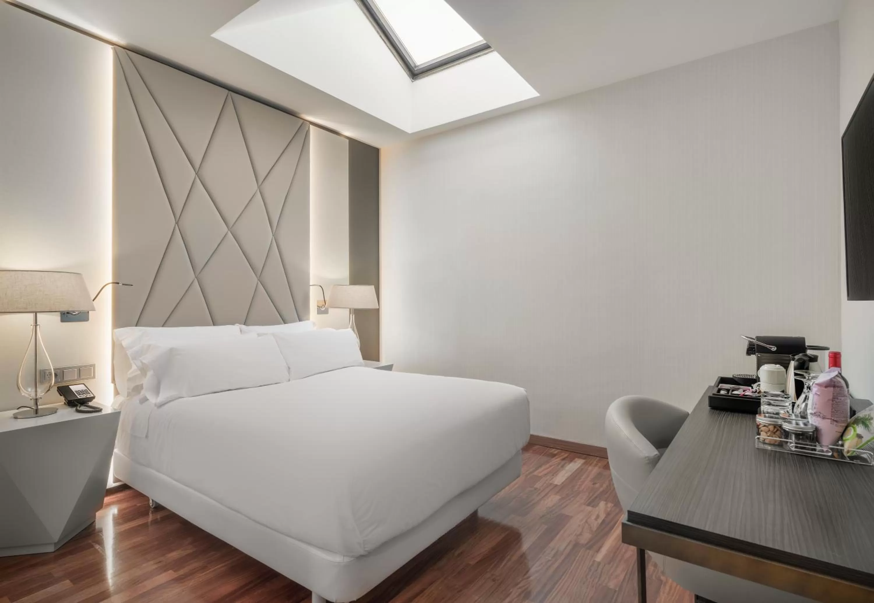 Bedroom, Bed in NH Collection Salamanca Palacio de Castellanos