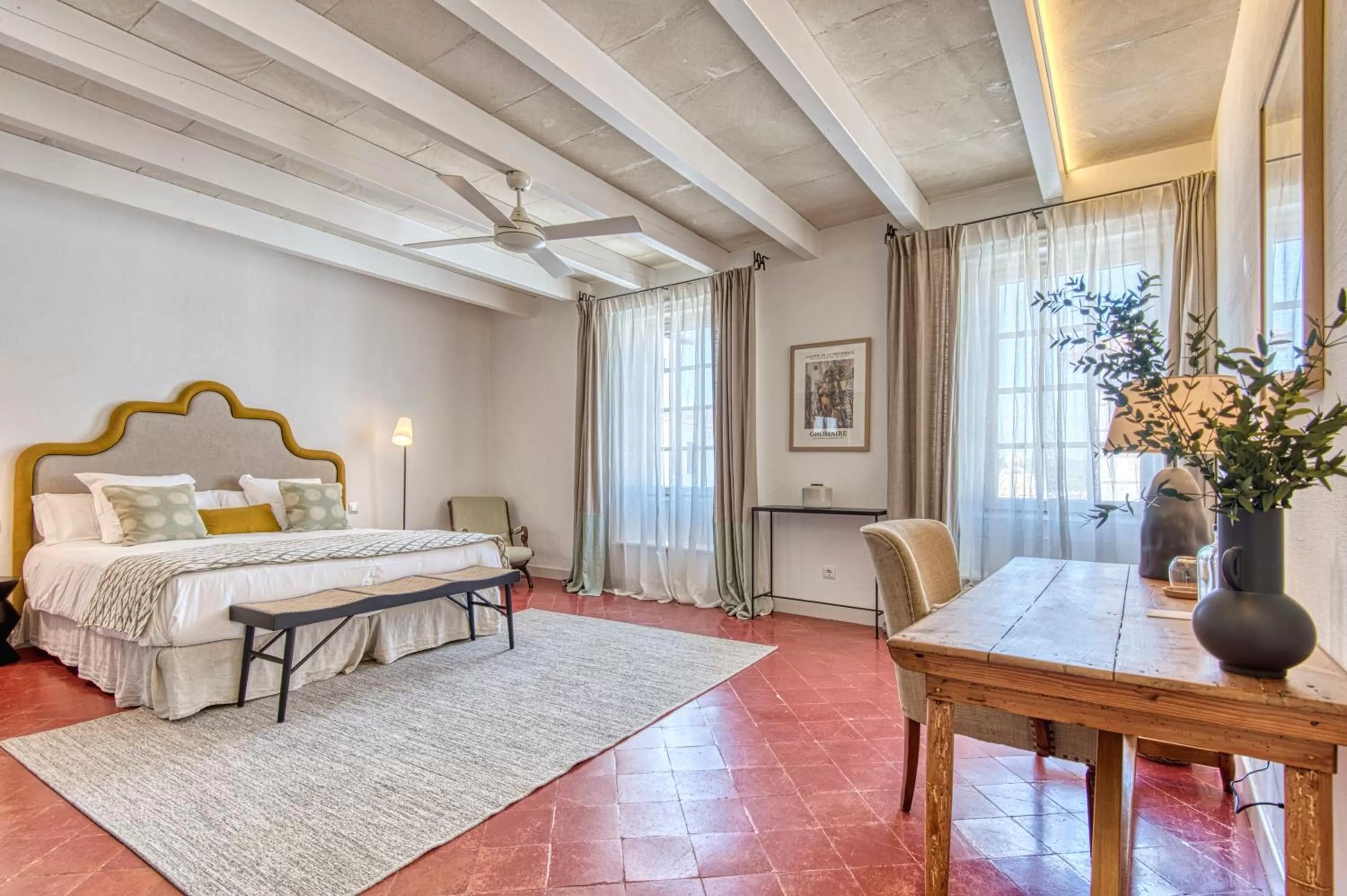 Photo of the whole room, Bed in Can Alberti 1740 Boutique Hotel