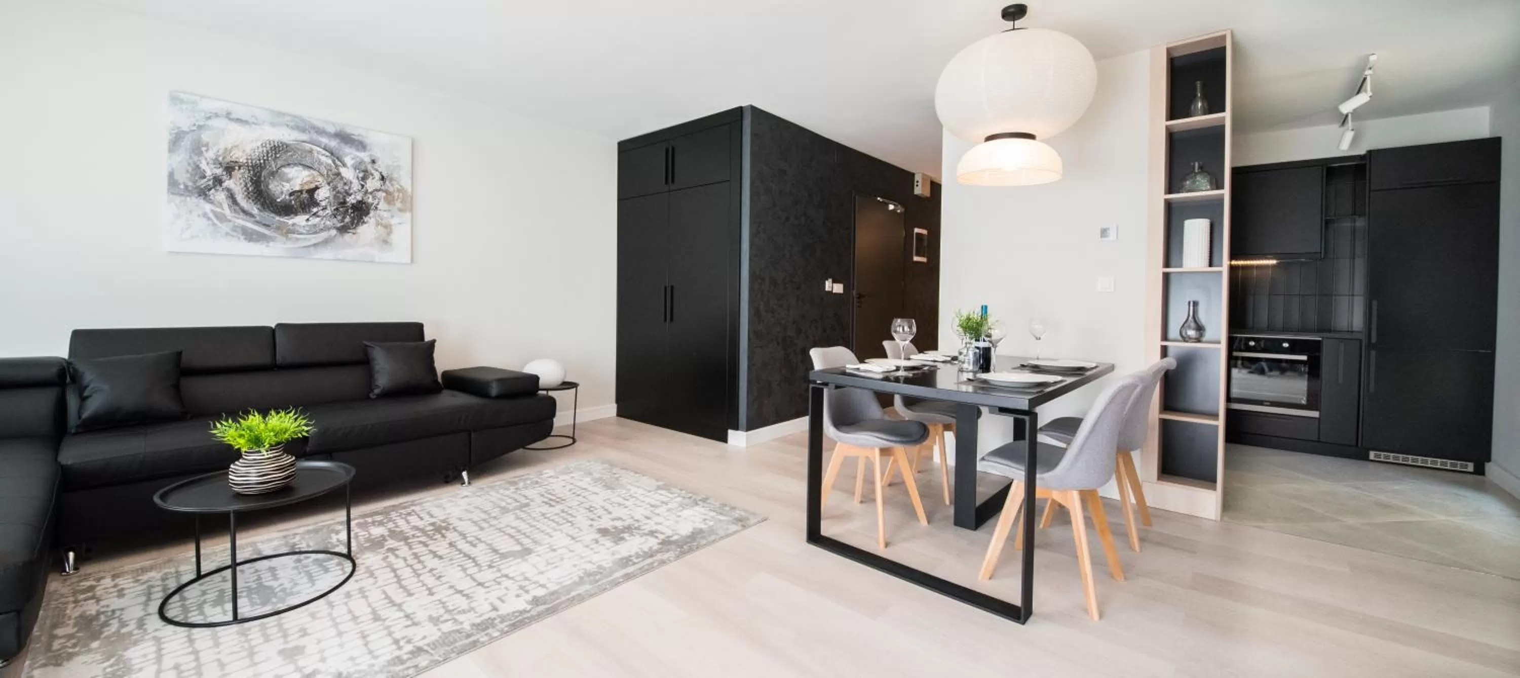 Kitchen or kitchenette, Dining Area in Biador Apartments