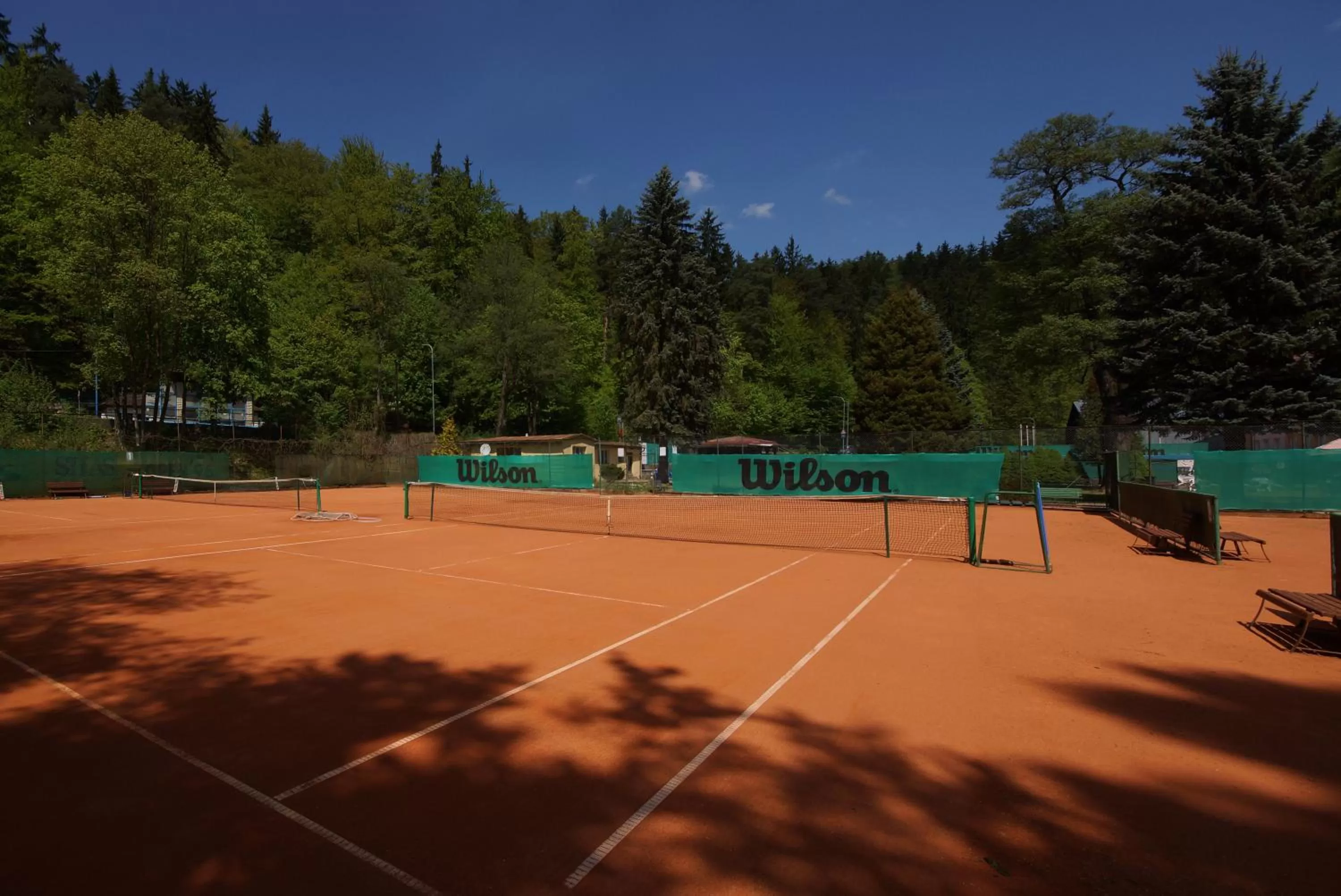 Tennis court in Sport Hotel Gejzirpark