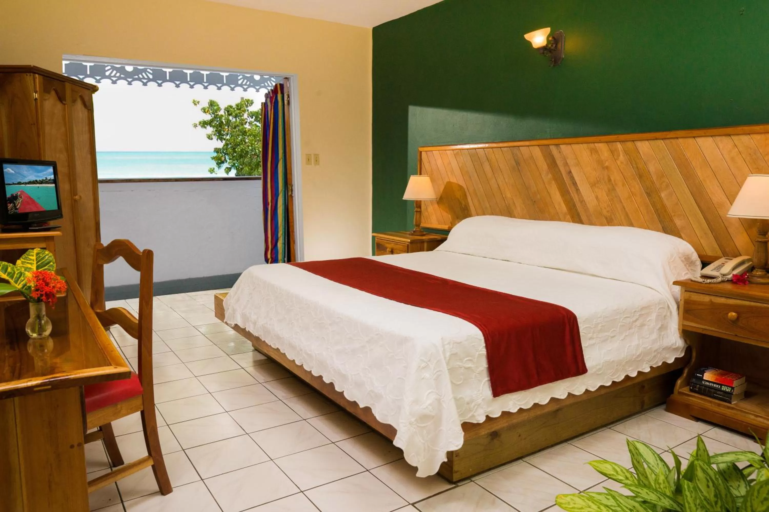 Bedroom, Bed in Legends Beach Resort