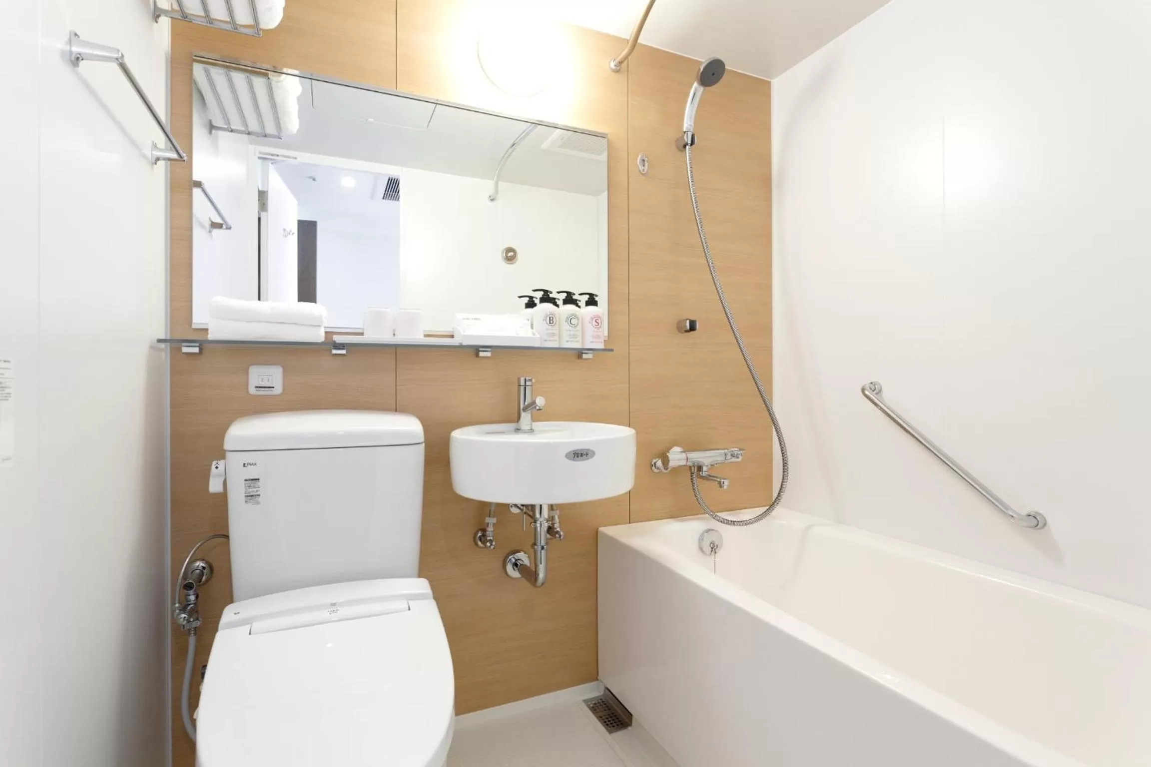 Shower in Osaka View Hotel Honmachi