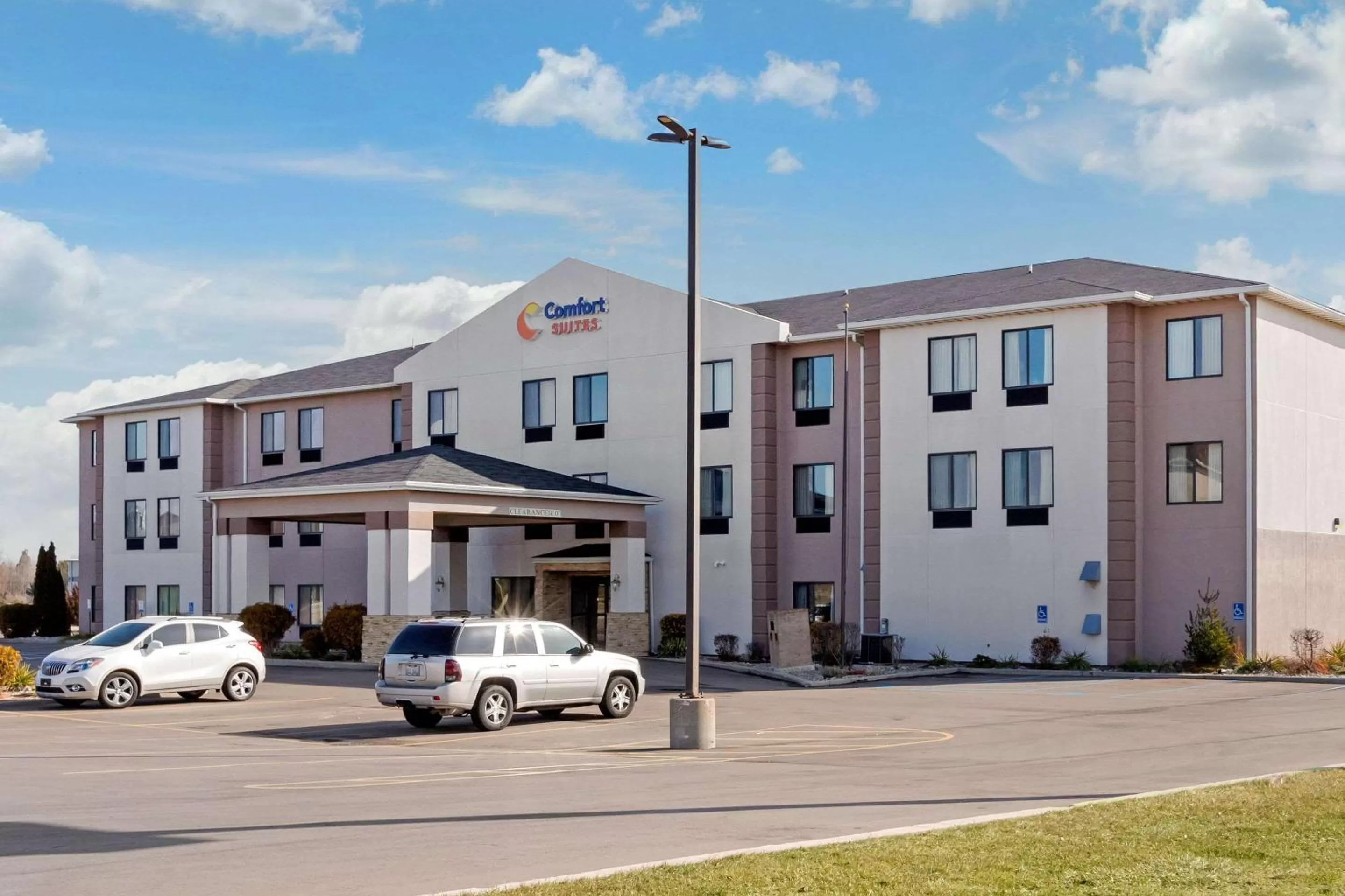 Property building in Comfort Suites South Haven near I-96