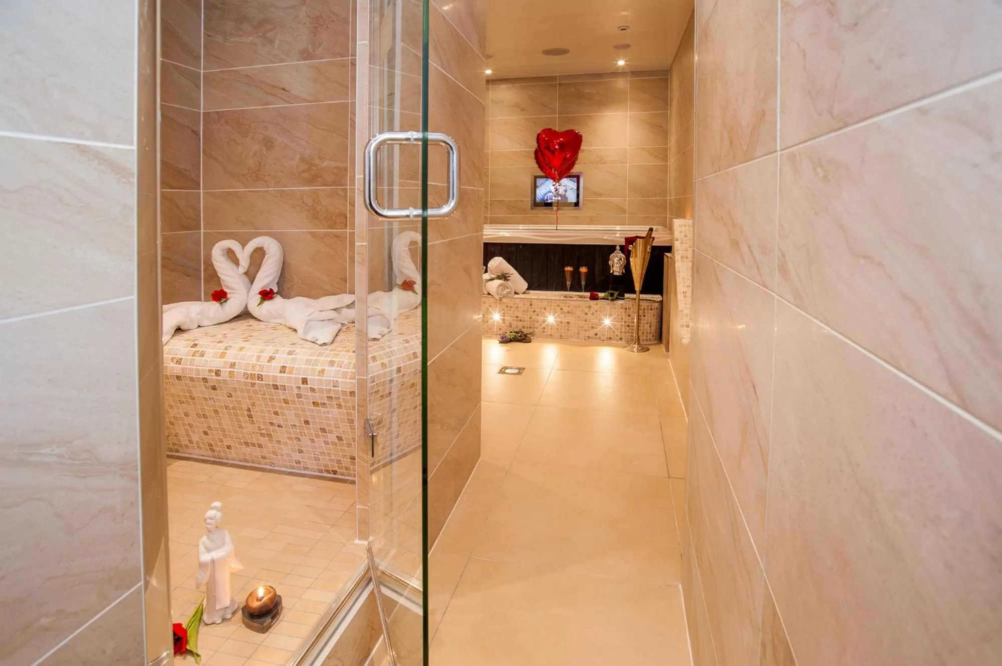 Hot Tub in Windermere Boutique Hotel Spa Suites & Hot Tubs