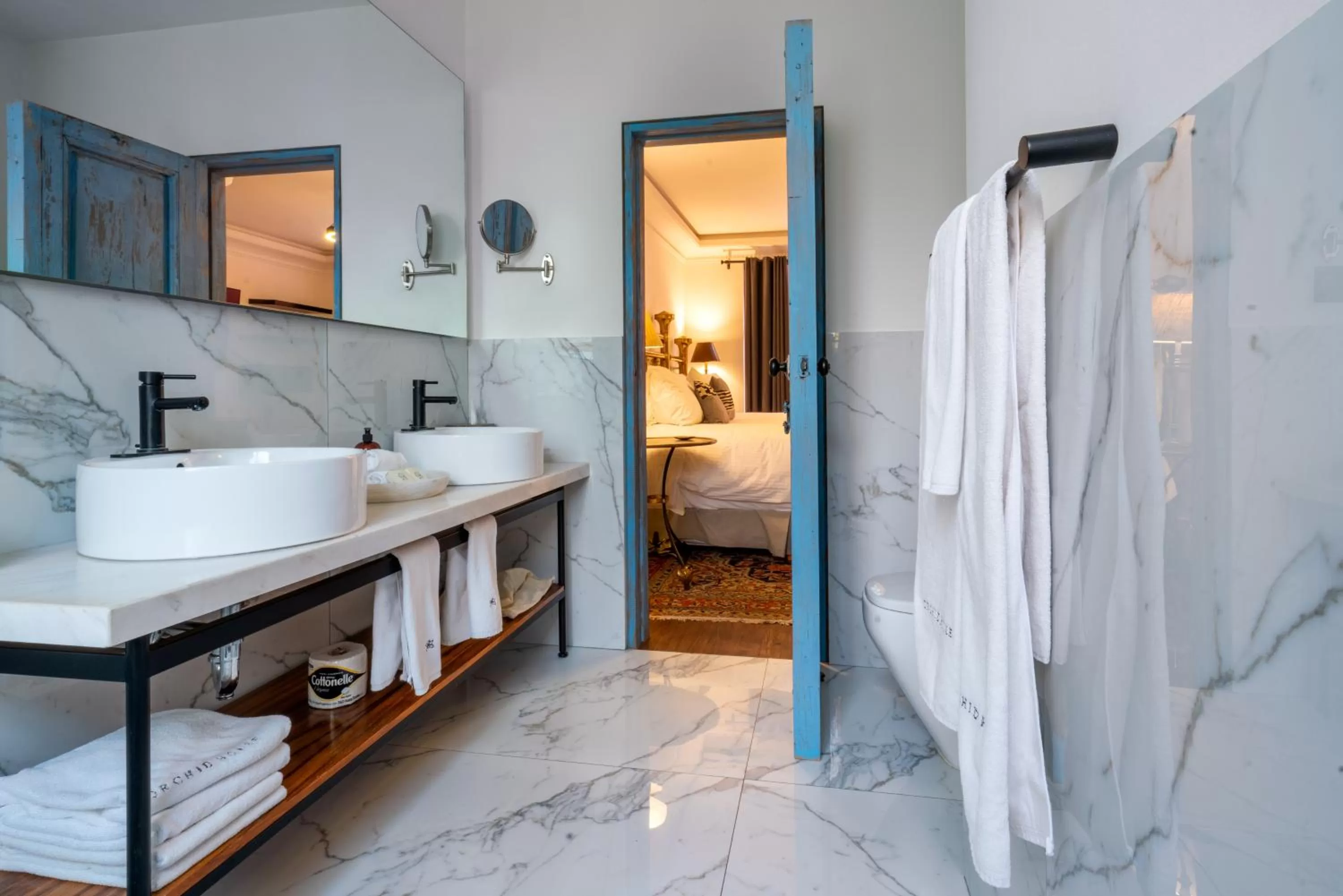 Bathroom in Orchid House Mexico City