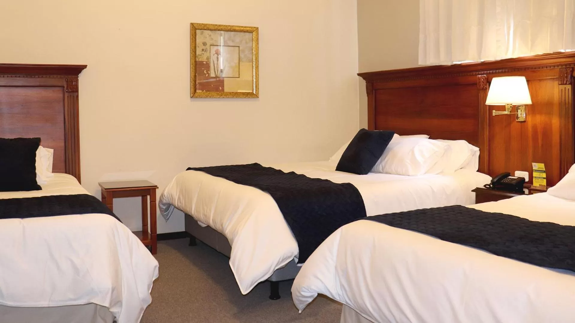 Photo of the whole room, Bed in Hotel Florida