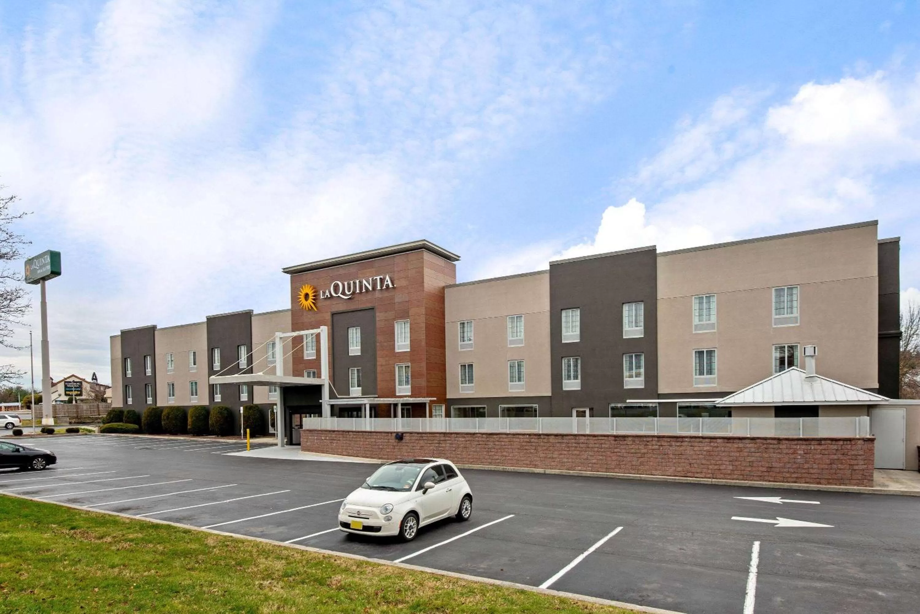 Property building in La Quinta by Wyndham New Cumberland - Harrisburg