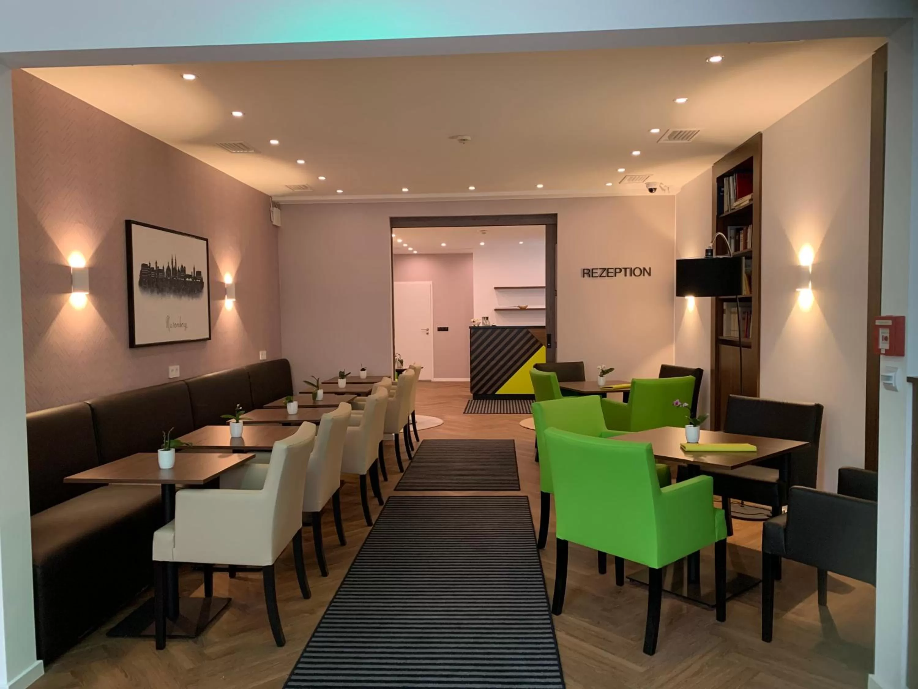 Lobby or reception, Restaurant/Places to Eat in Behringers City Hotel Nürnberg