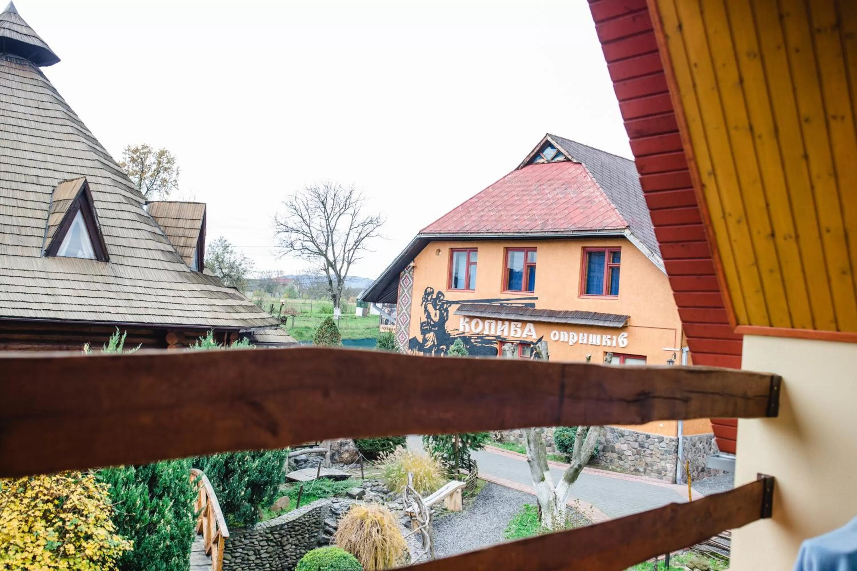 Property building in Kolyba Opryshkiv