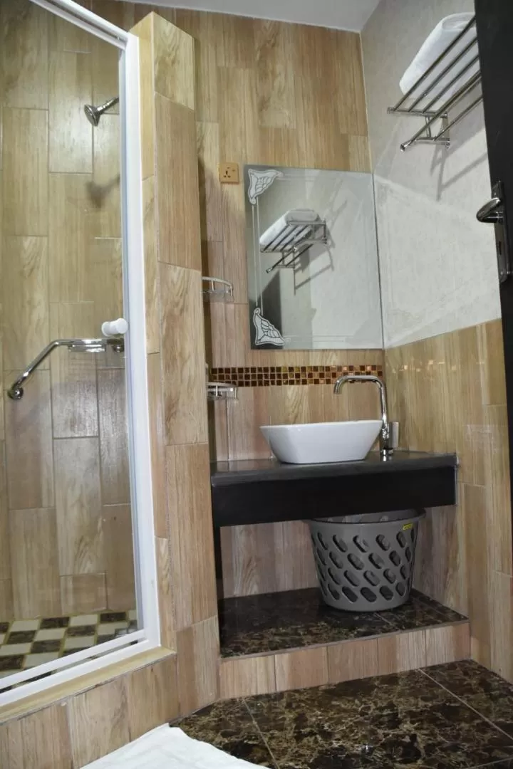 Bathroom in Annavilla7 Lilongwe Aparthotel